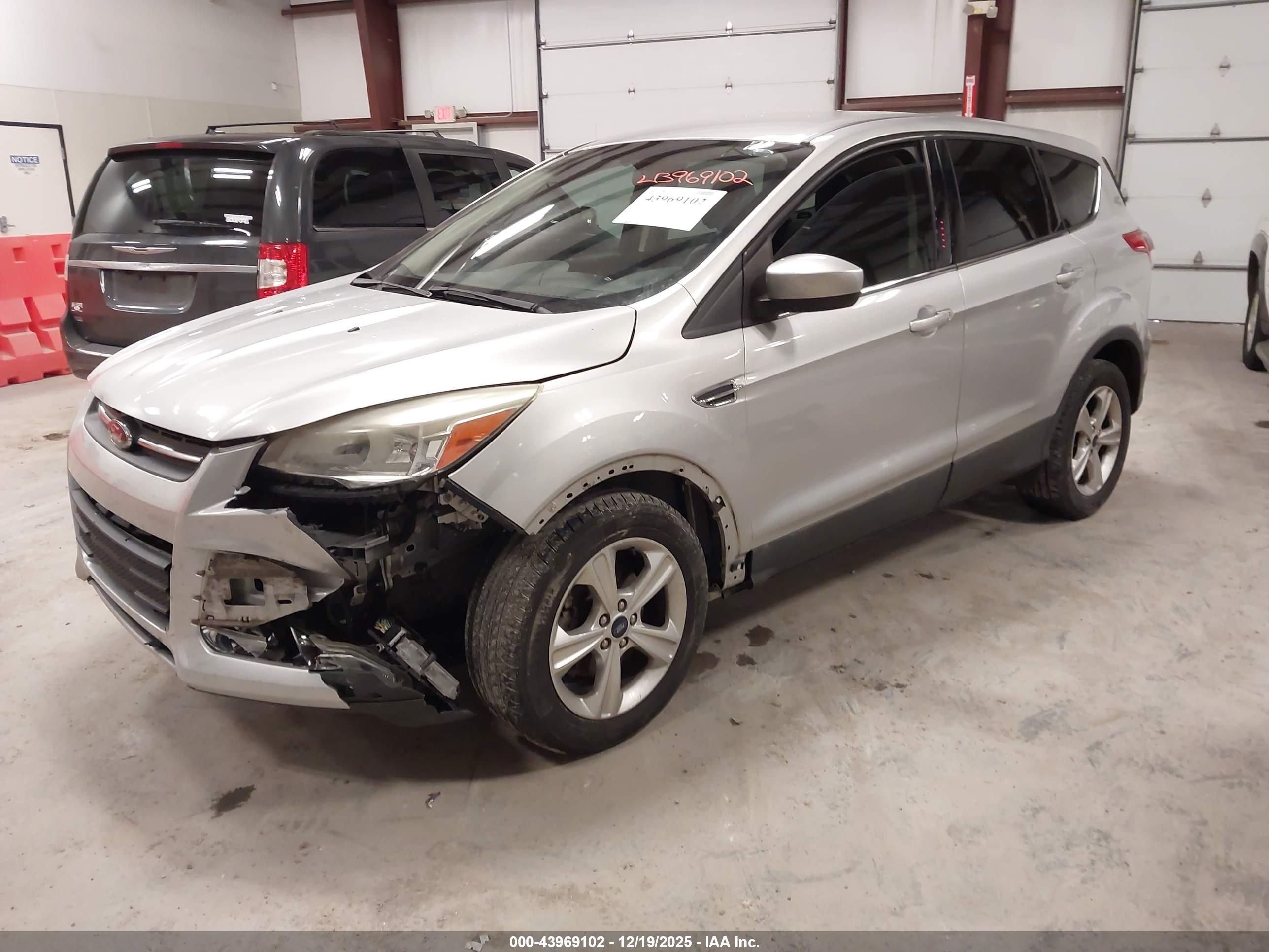 FORD ESCAPE image 2