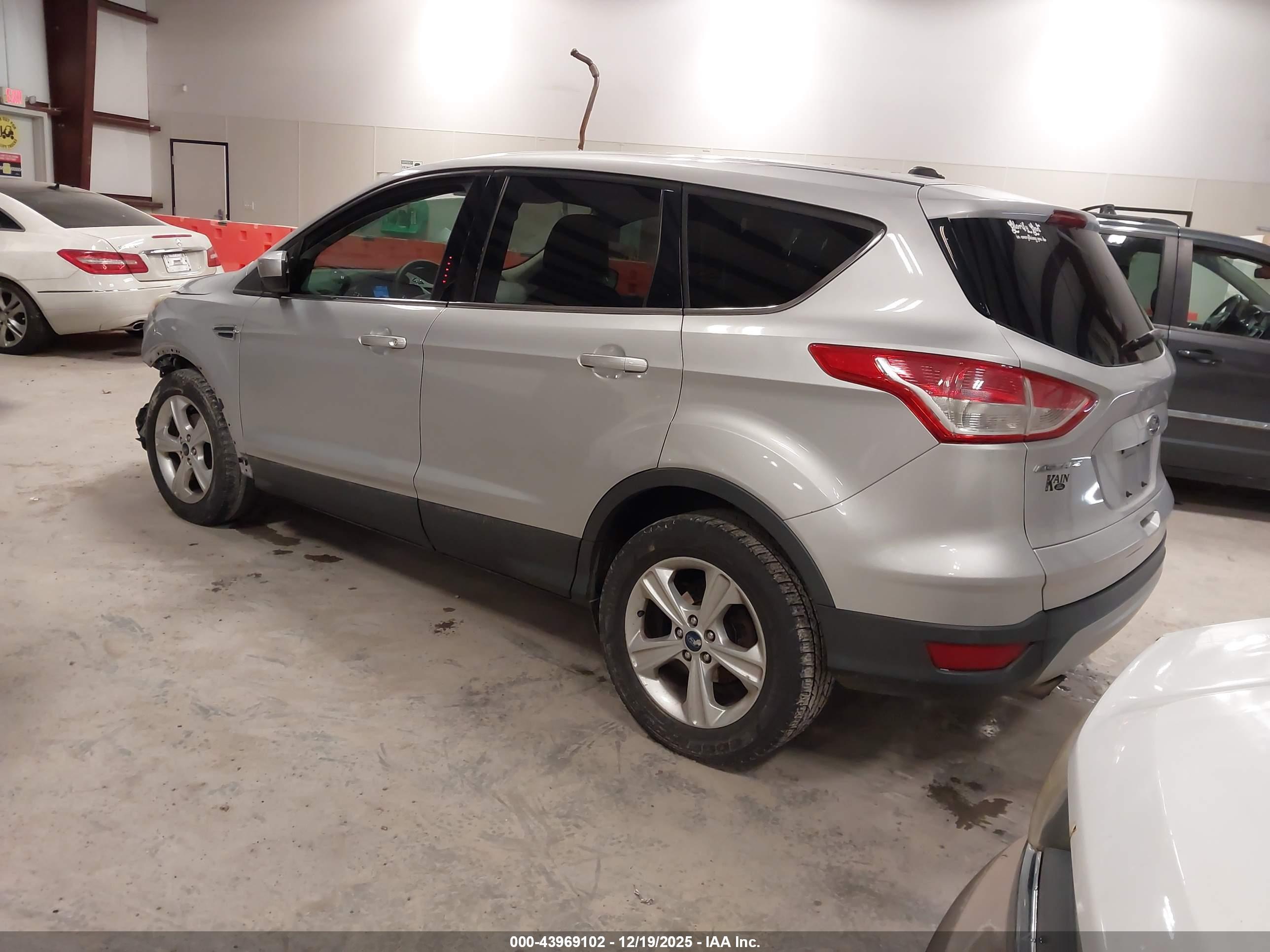 FORD ESCAPE image 3
