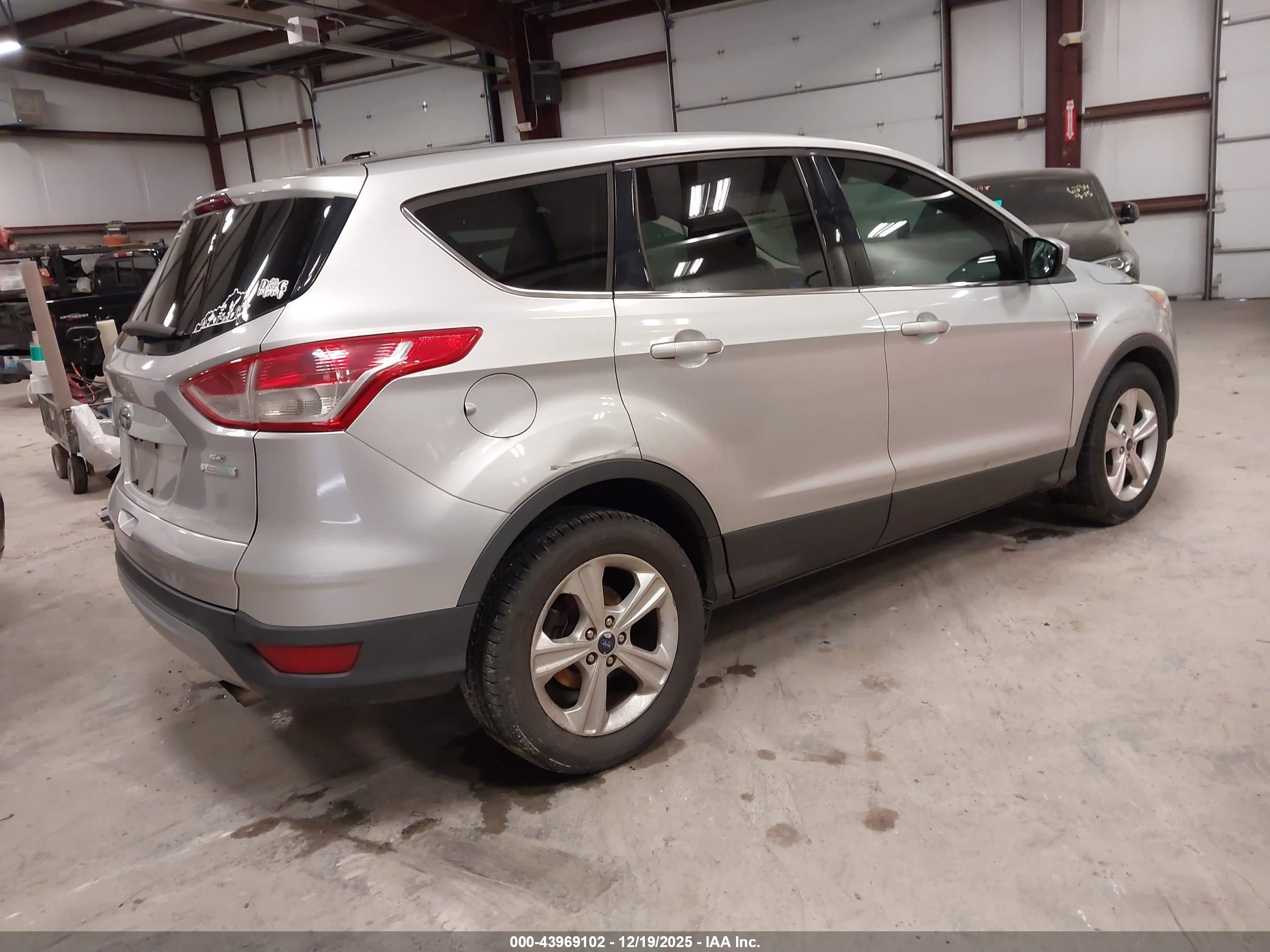 FORD ESCAPE image 4