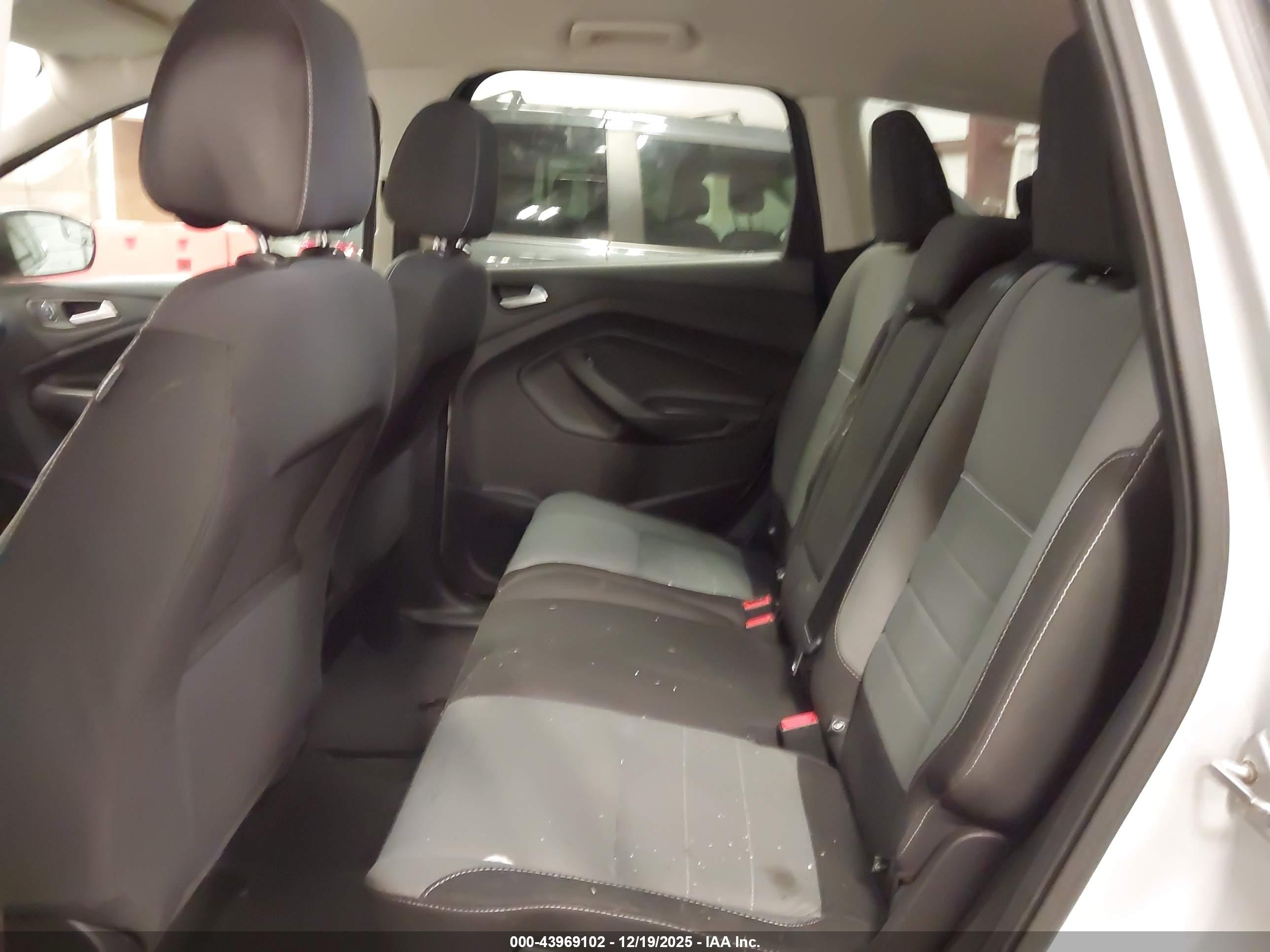 FORD ESCAPE image 8