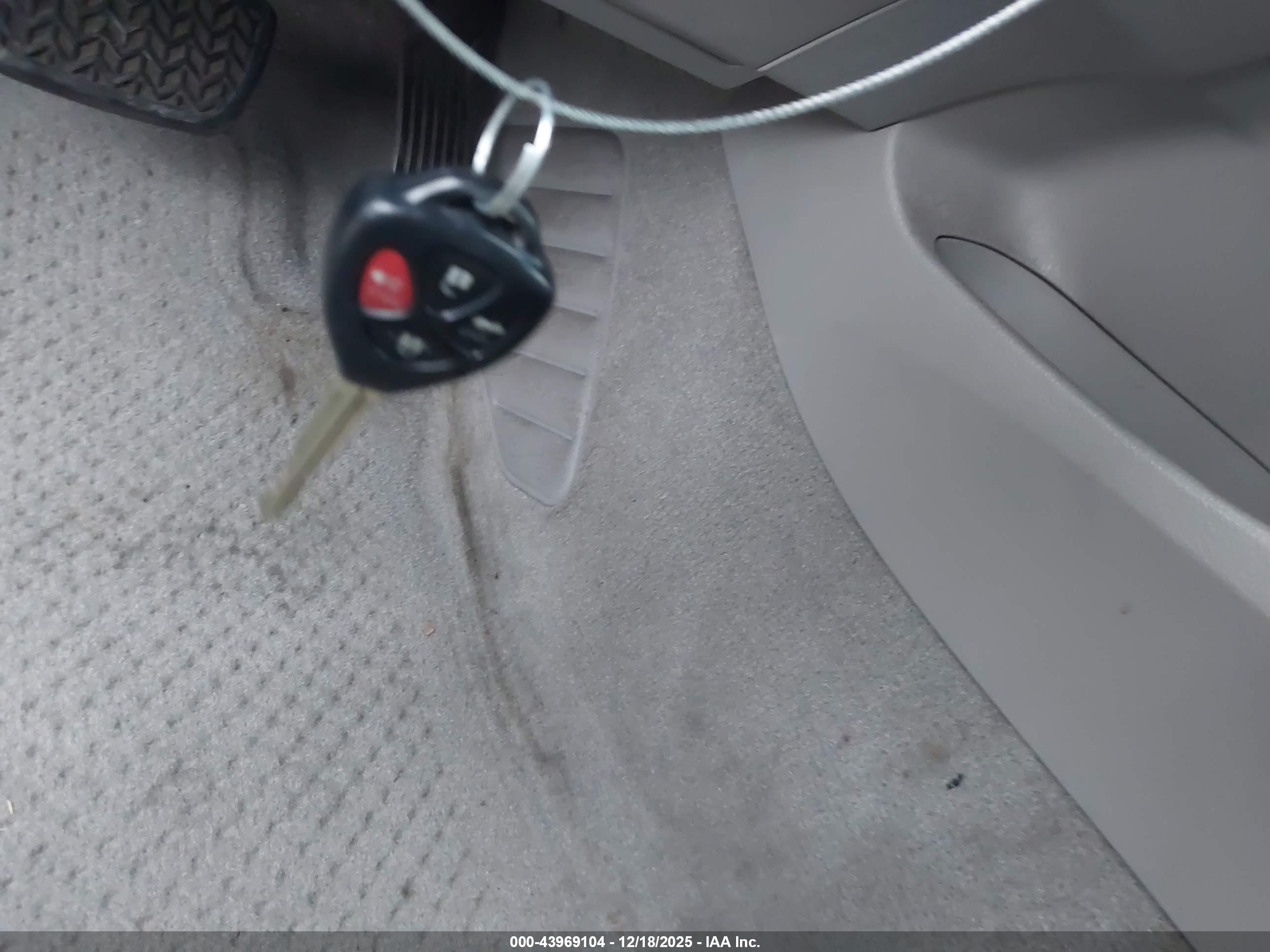 TOYOTA CAMRY image 11