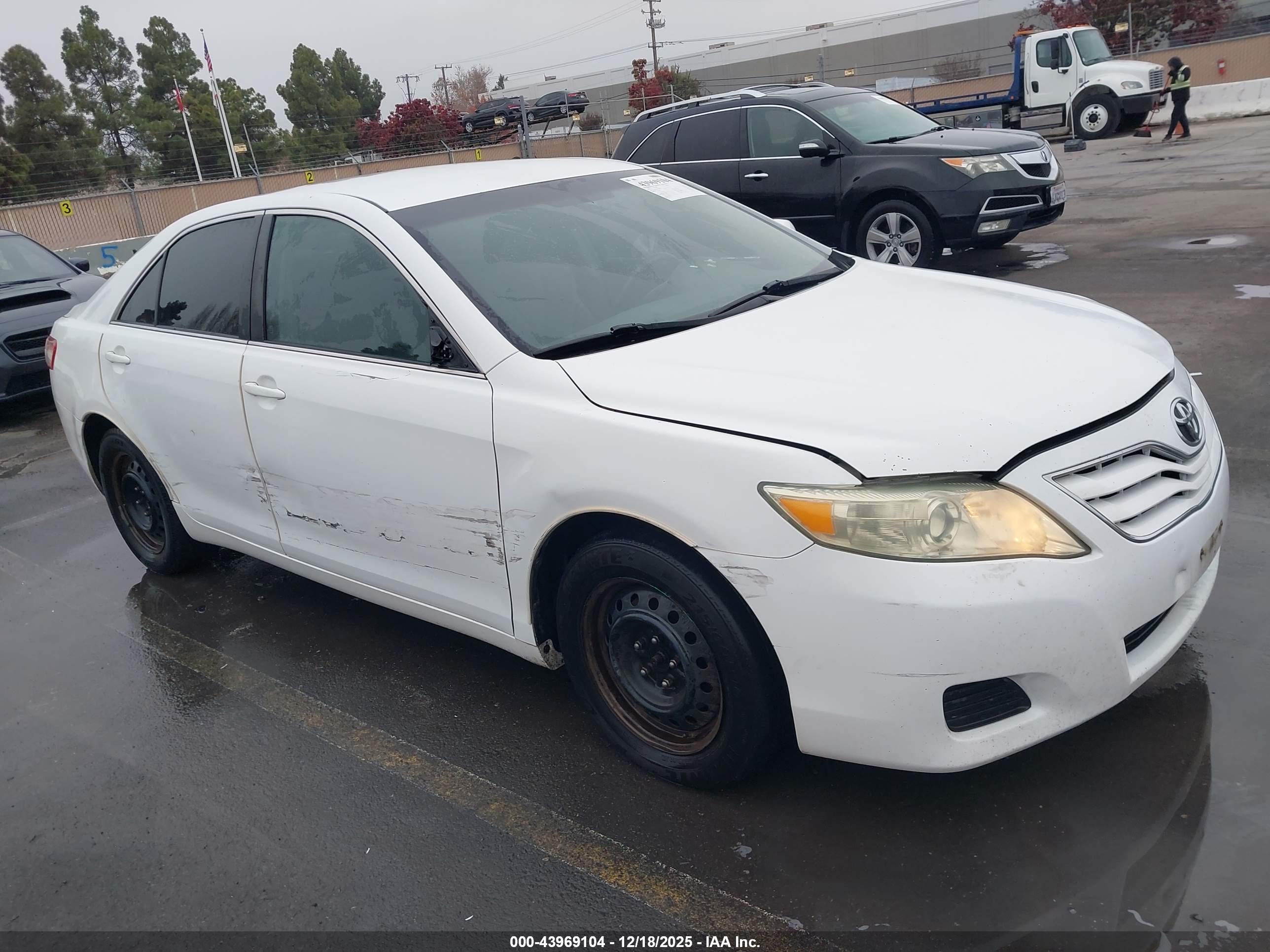 TOYOTA CAMRY image 6