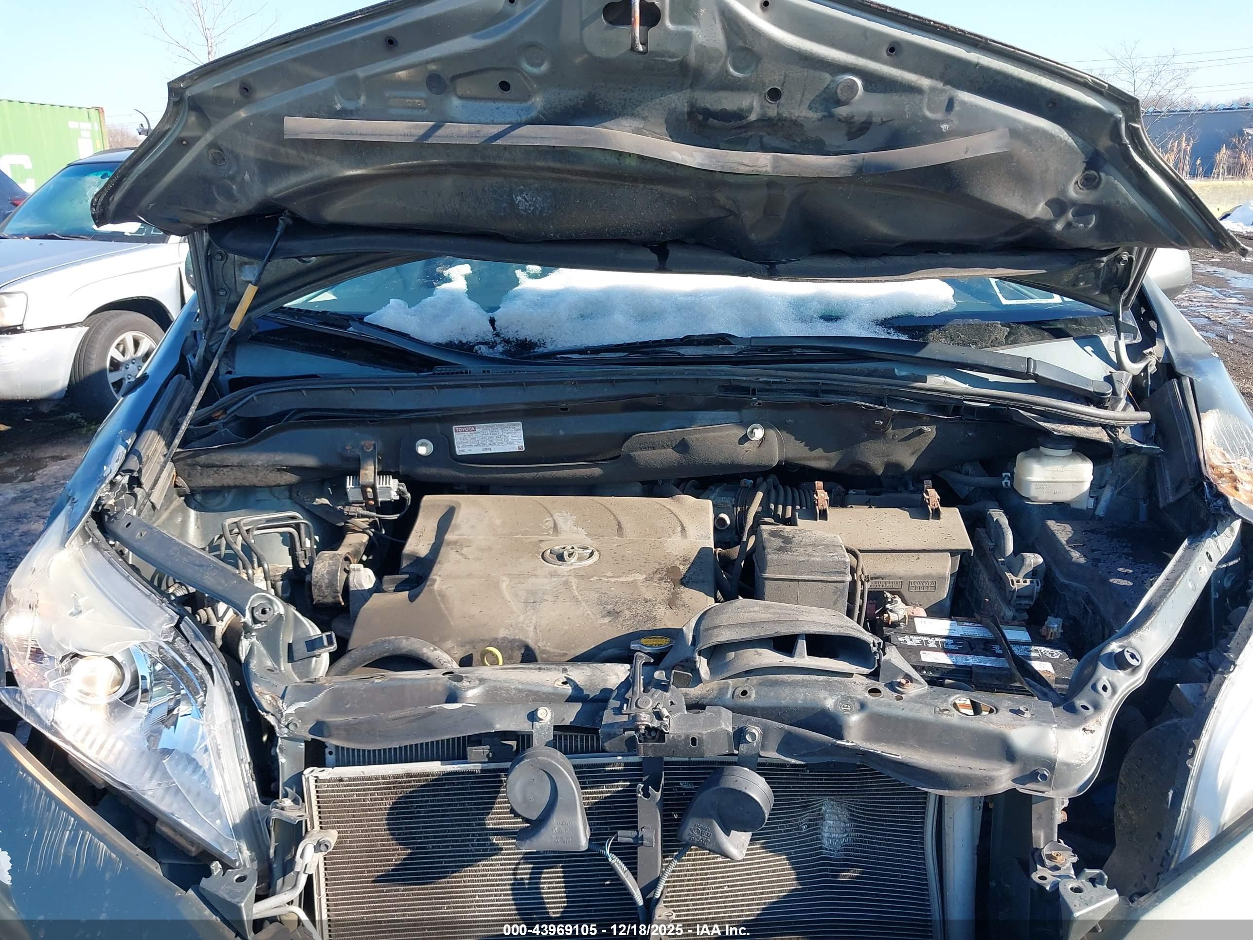 TOYOTA SIENNA image 10
