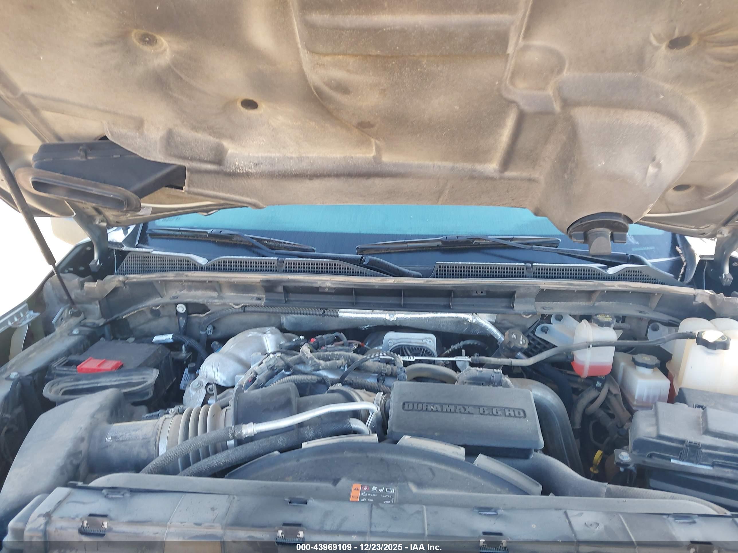 GMC SIERRA image 10