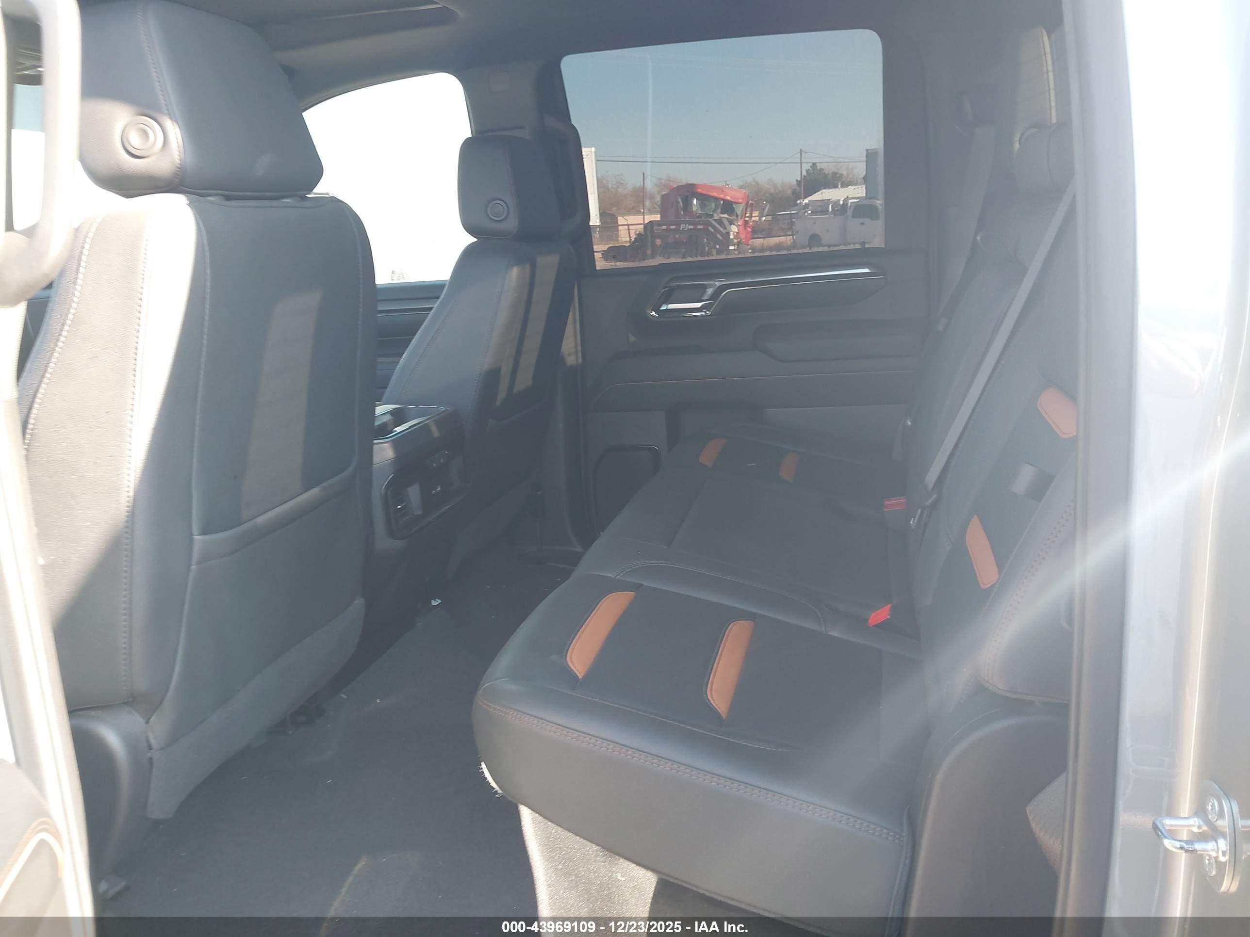 GMC SIERRA image 7