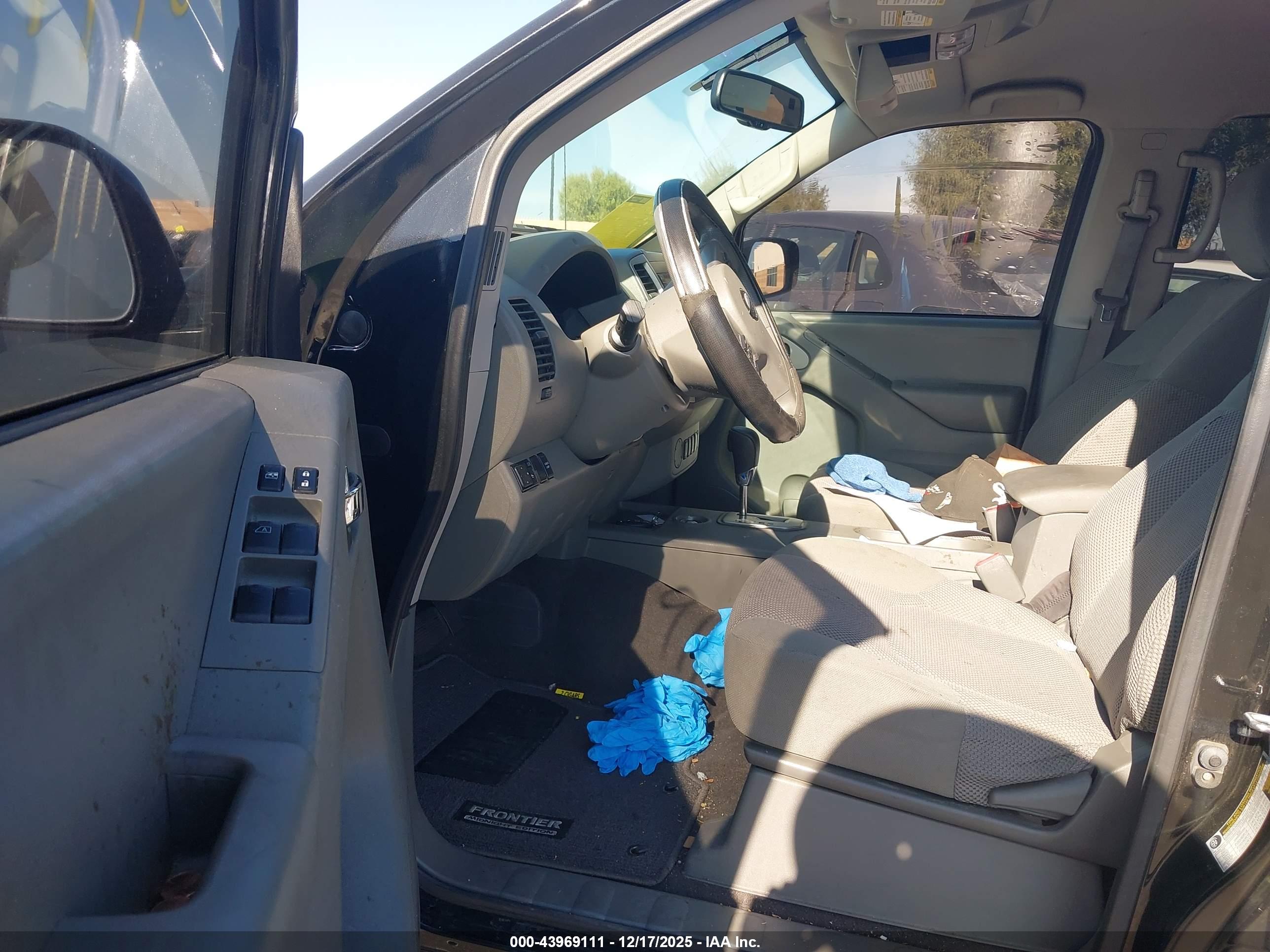 NISSAN FRONTIER image 5