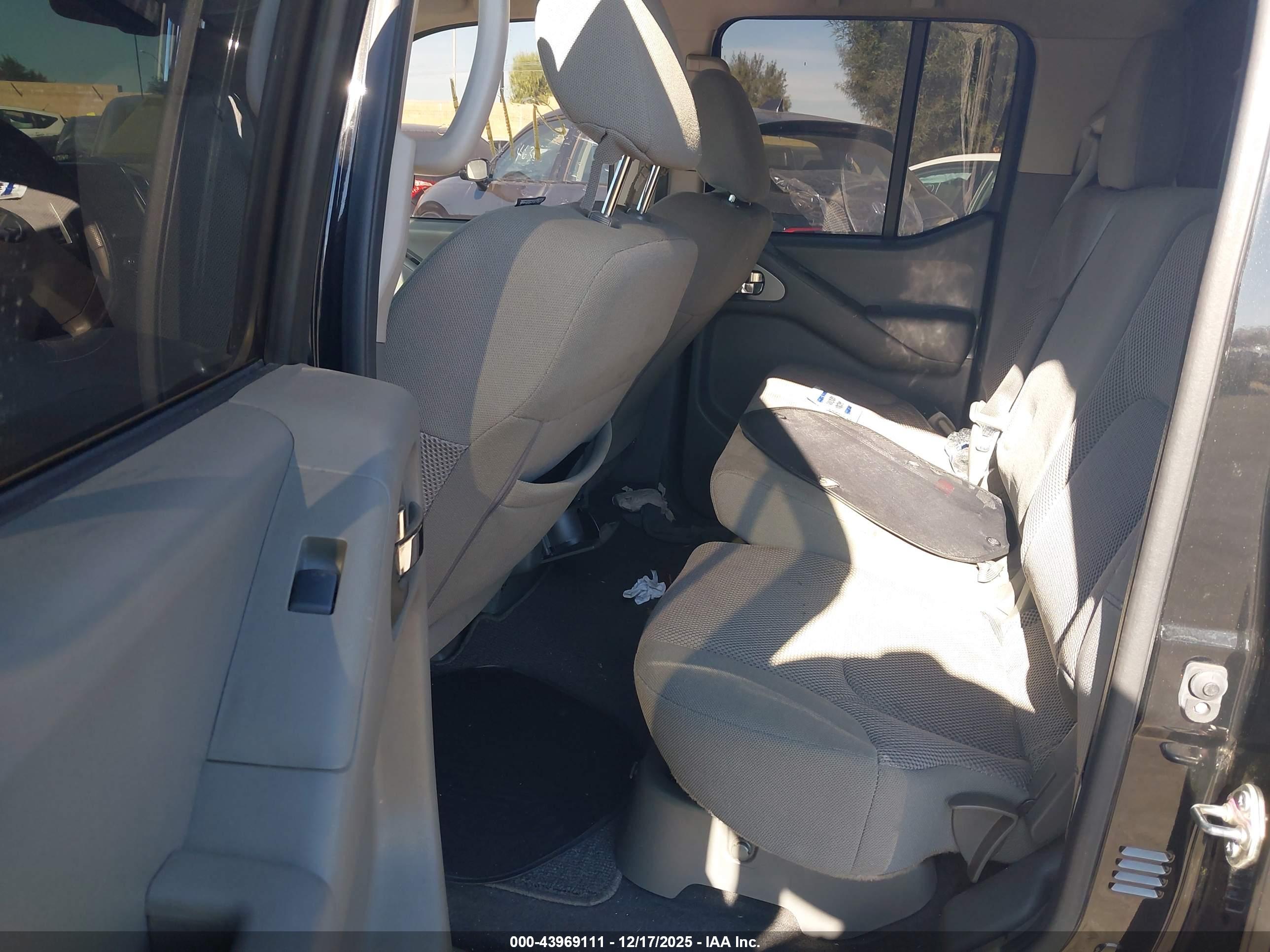 NISSAN FRONTIER image 8