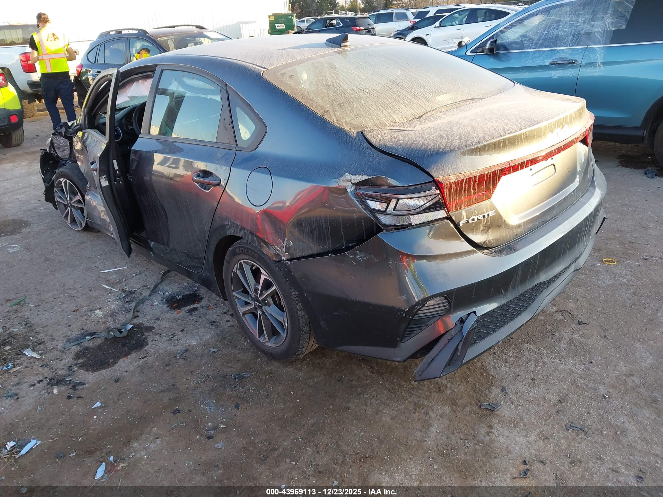 KIA FORTE image 3
