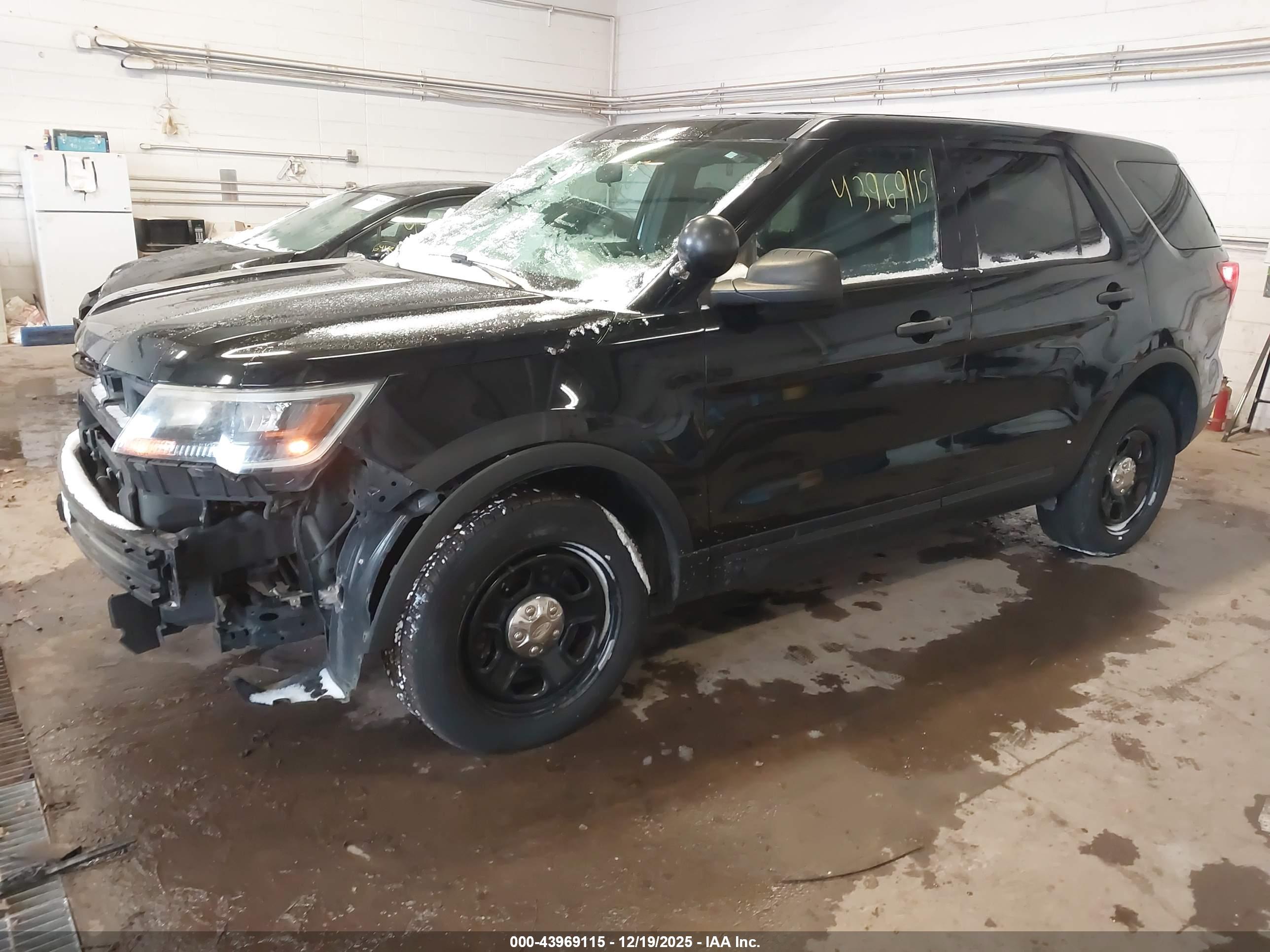 FORD UTILITY image 2