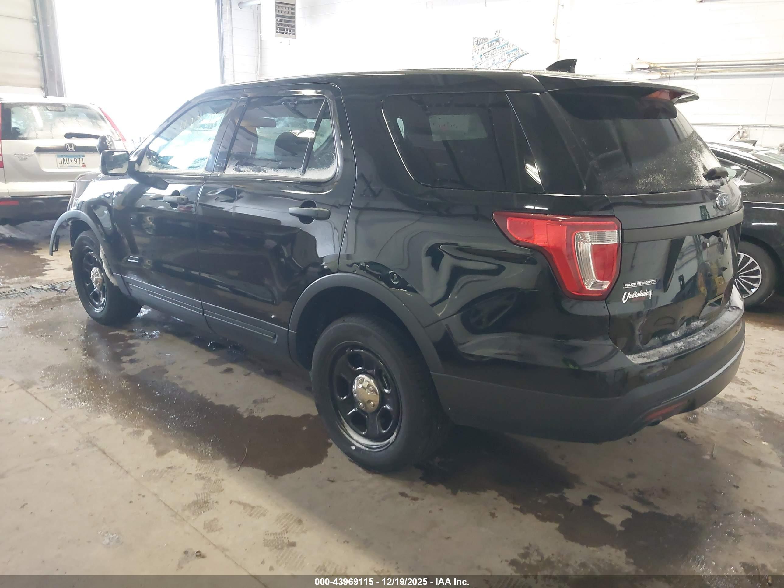 FORD UTILITY image 3