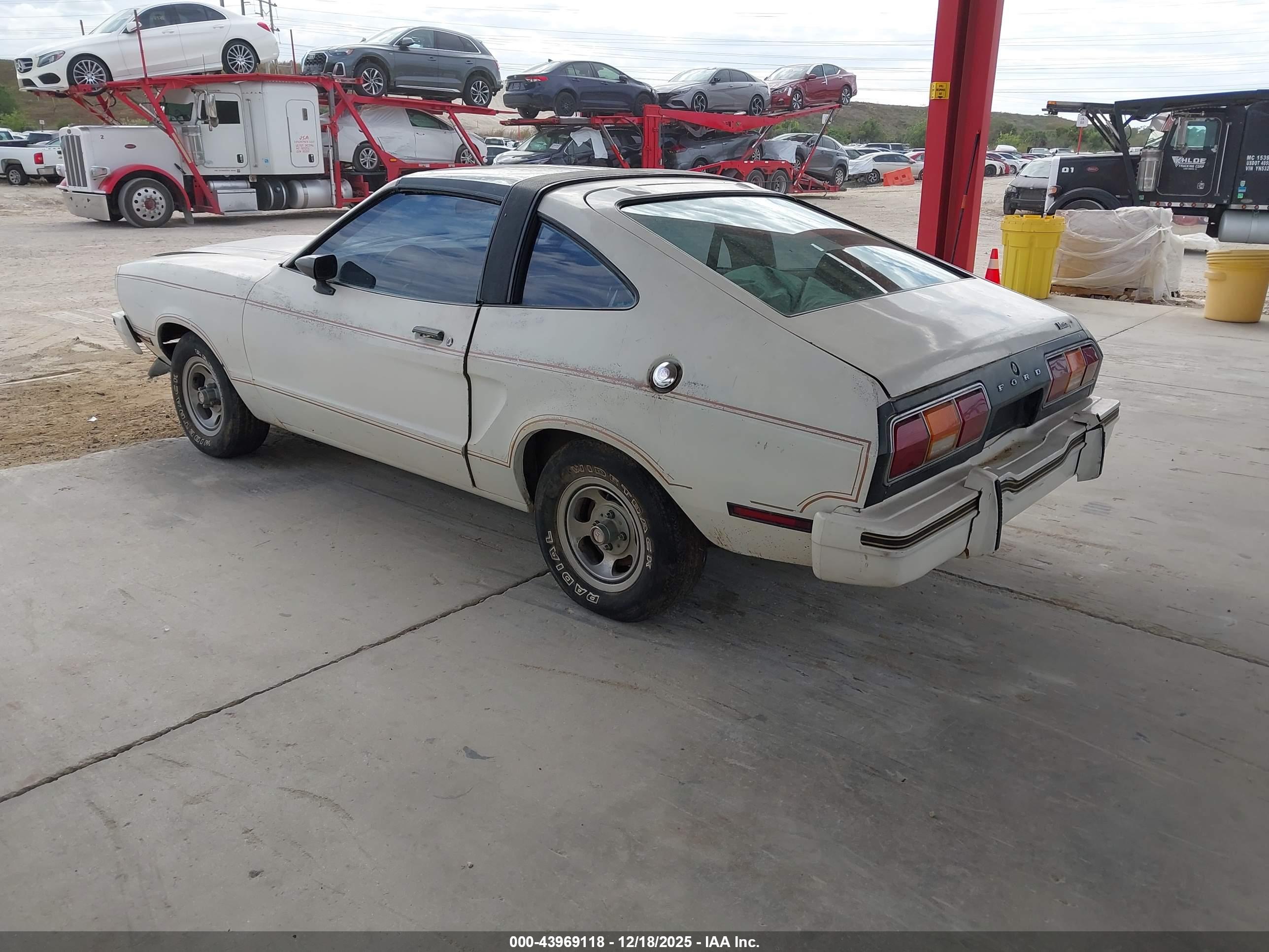 FORD MUSTANG image 3