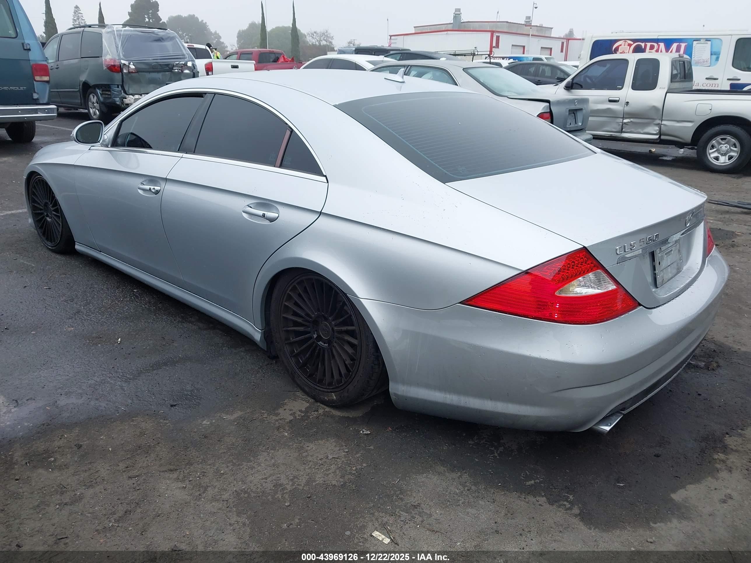 MERCEDES-BENZ CLS image 3