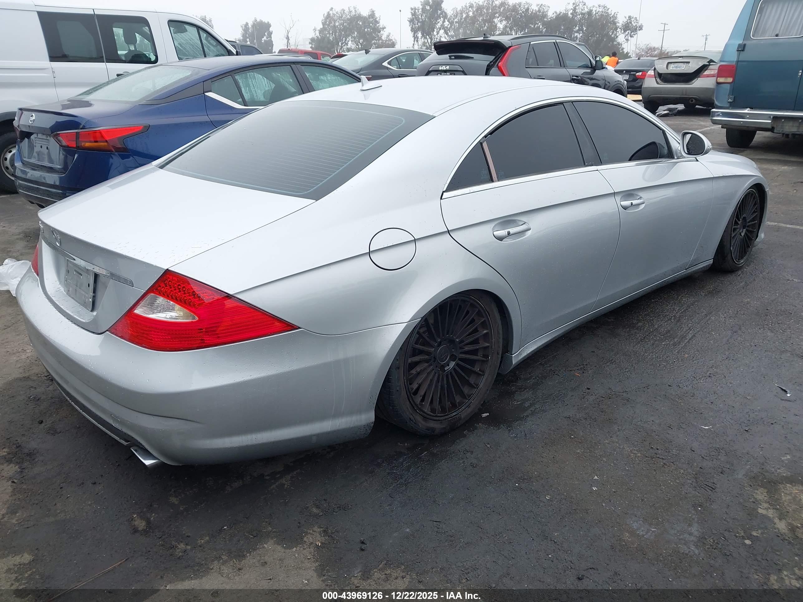 MERCEDES-BENZ CLS image 4