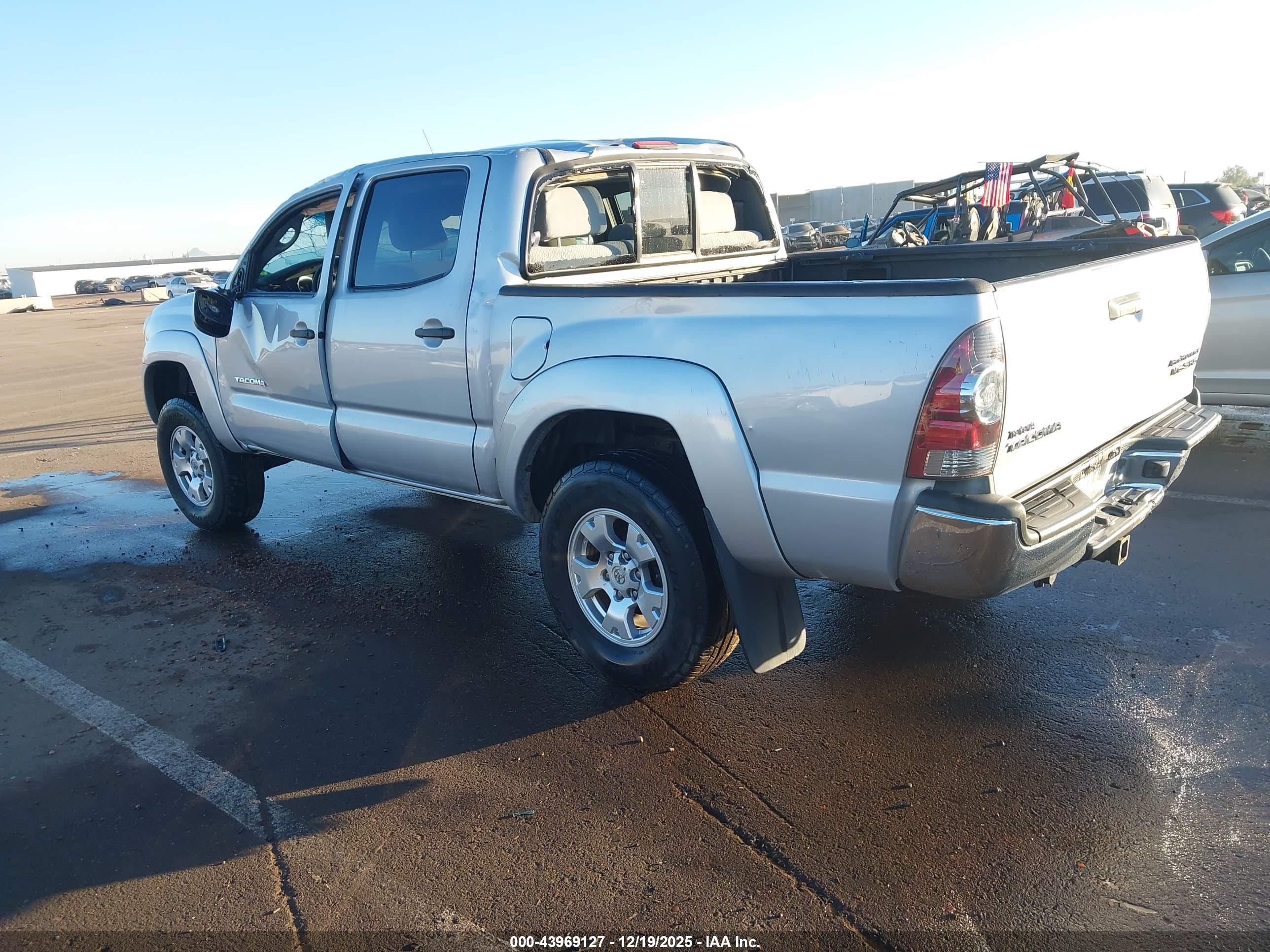 TOYOTA TACOMA image 3