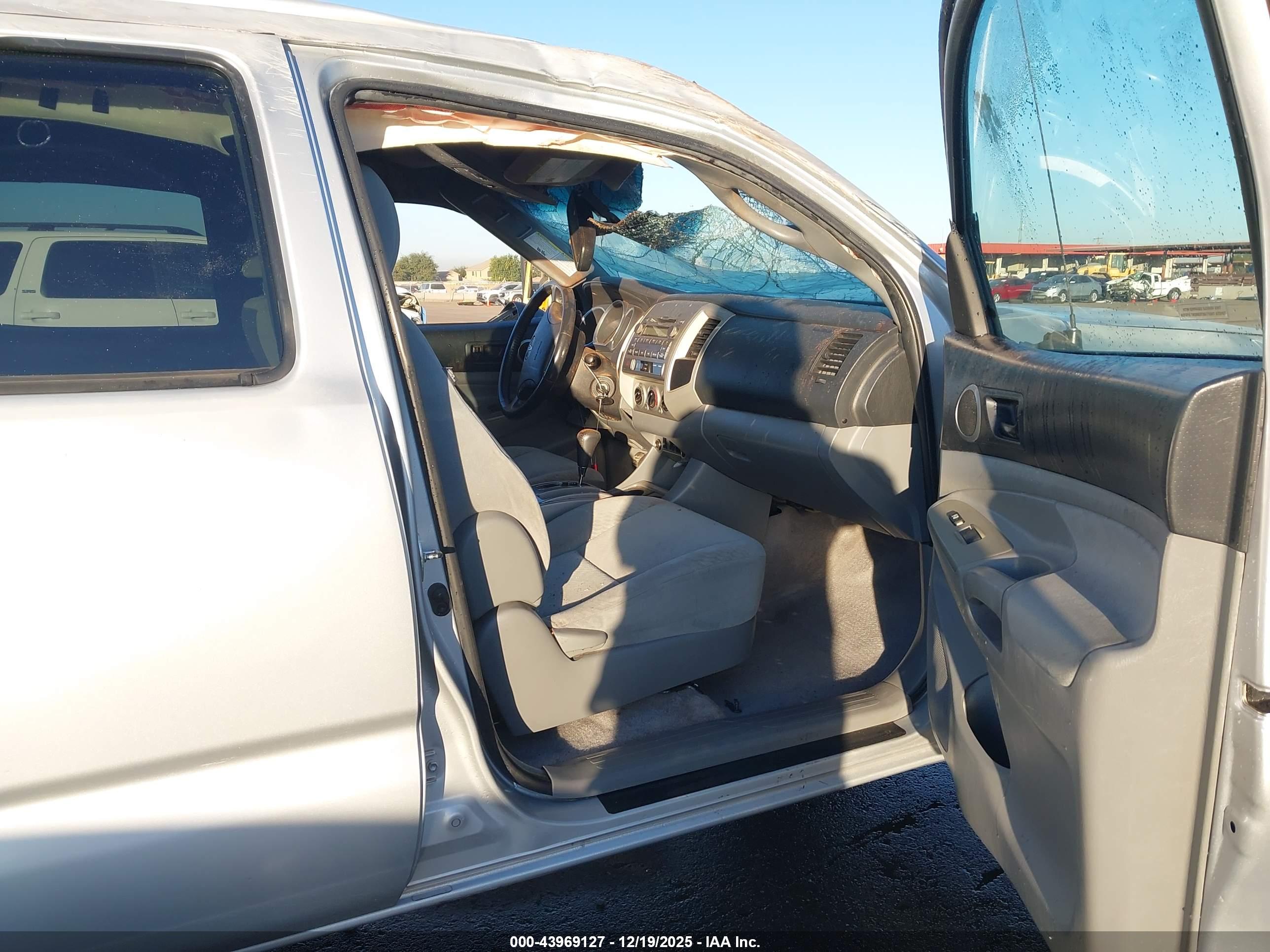 TOYOTA TACOMA image 5