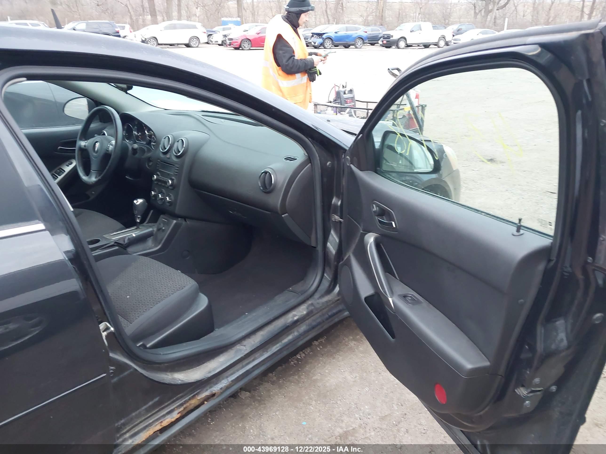 PONTIAC G6 image 5