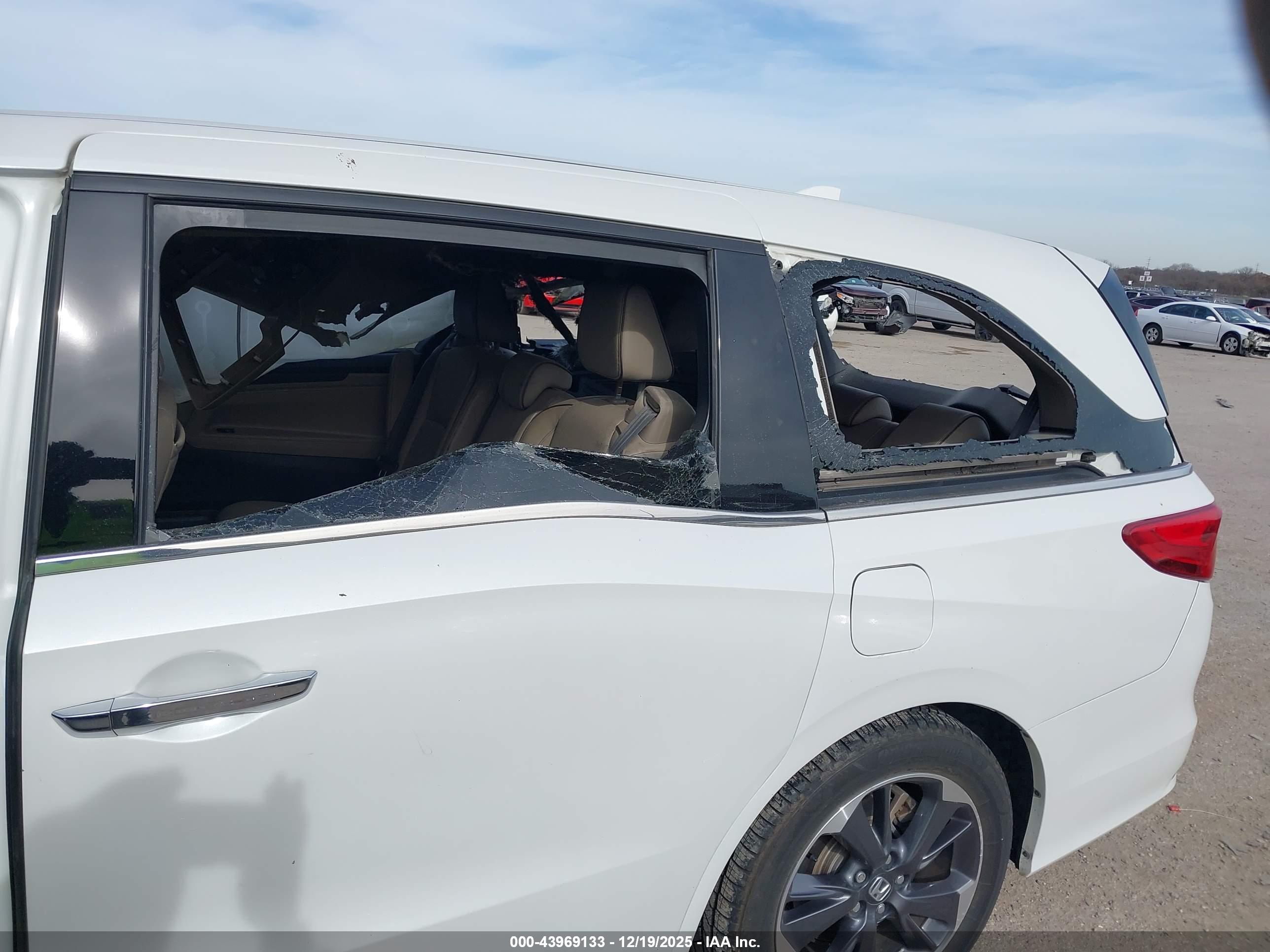 HONDA ODYSSEY image 6