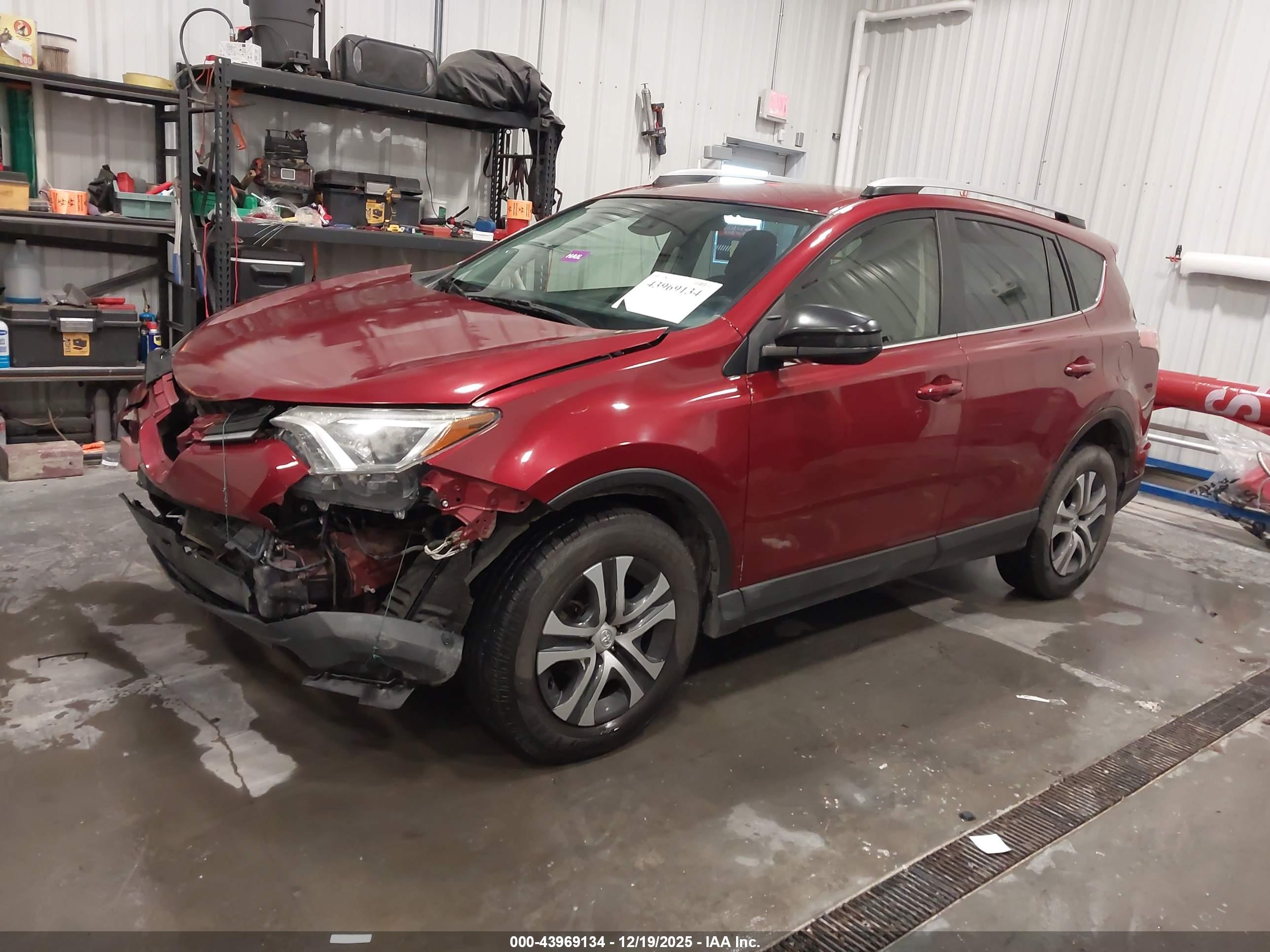 TOYOTA RAV4 image 2