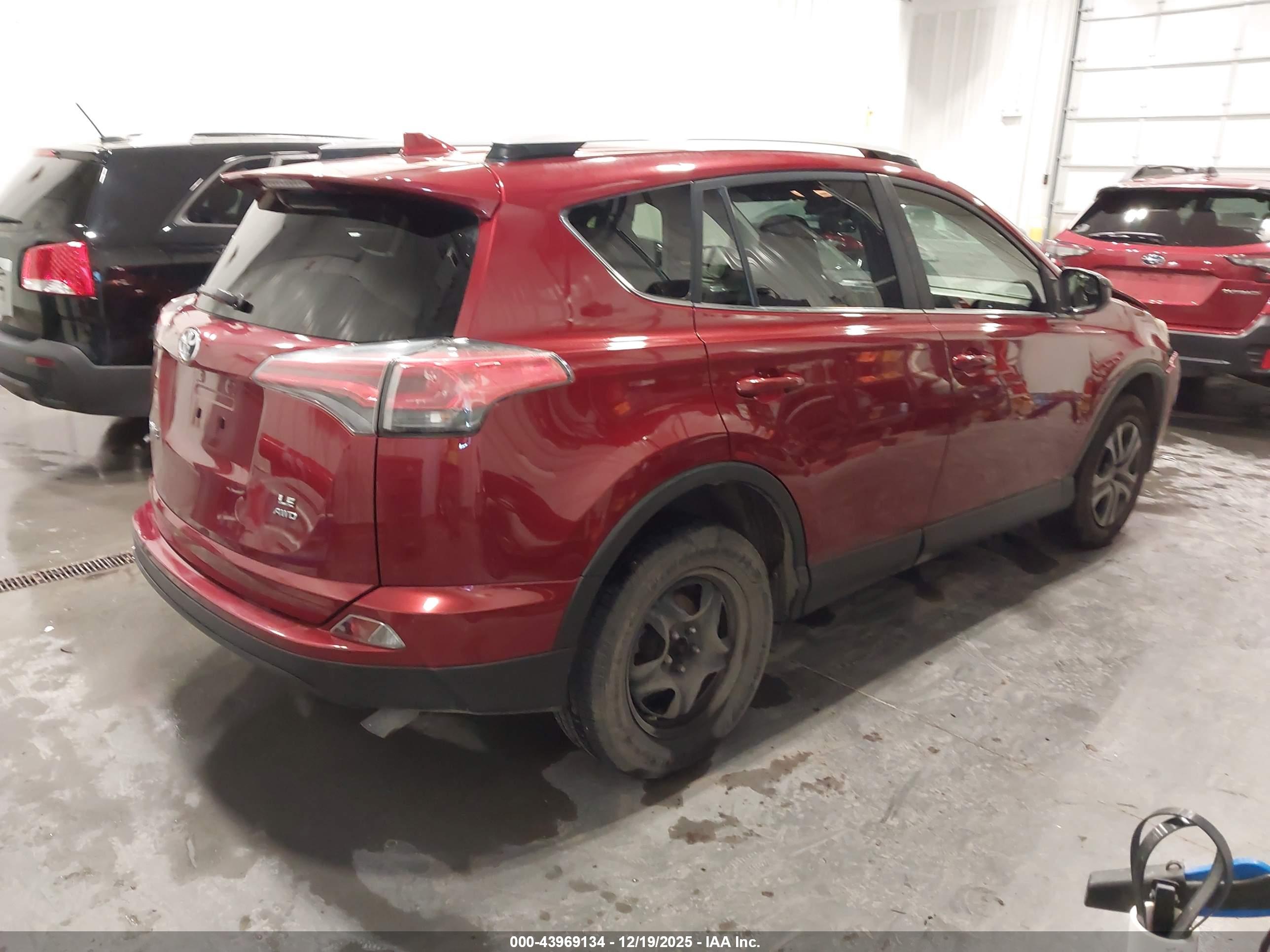 TOYOTA RAV4 image 4