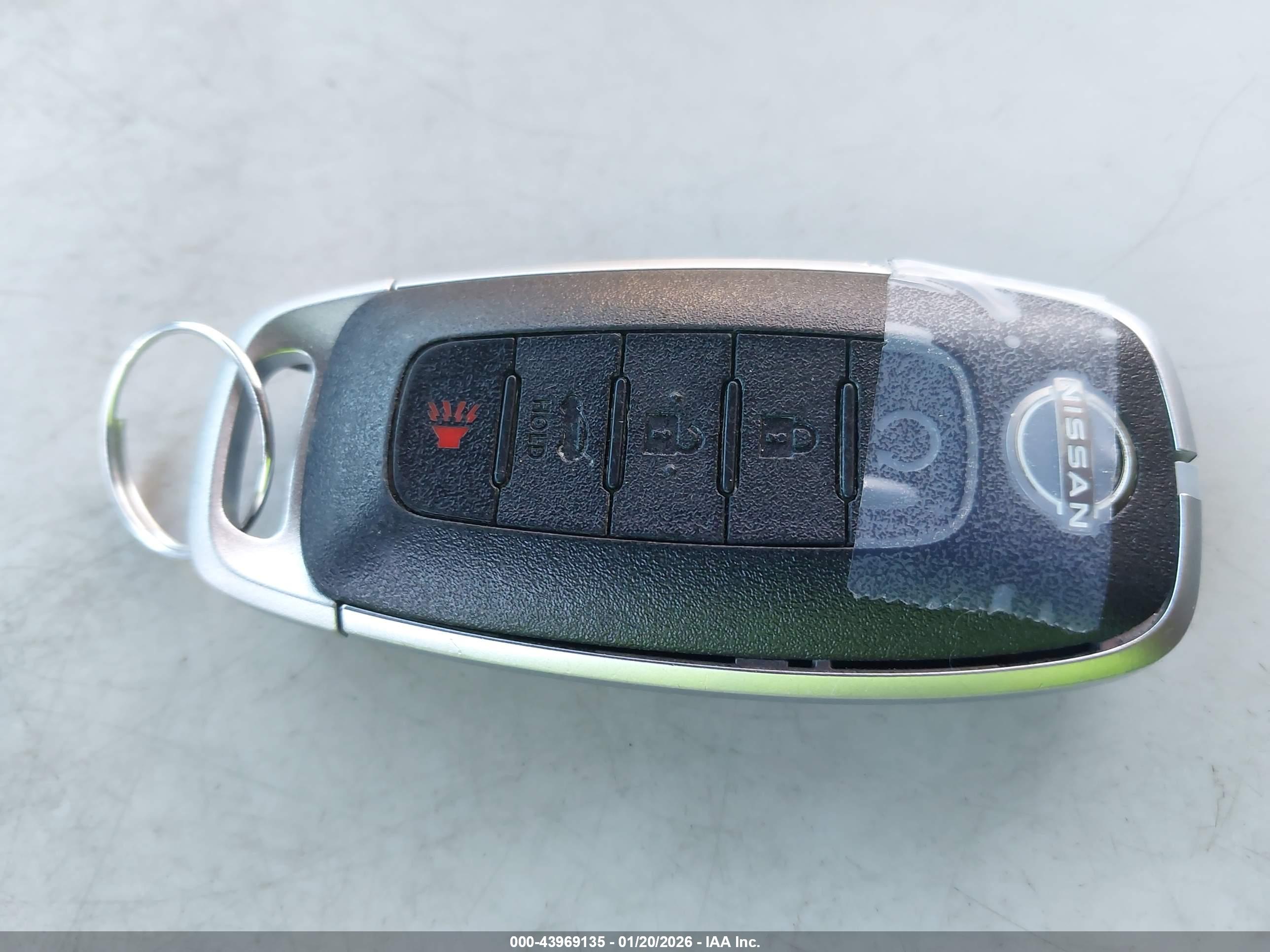 NISSAN ROGUE image 11