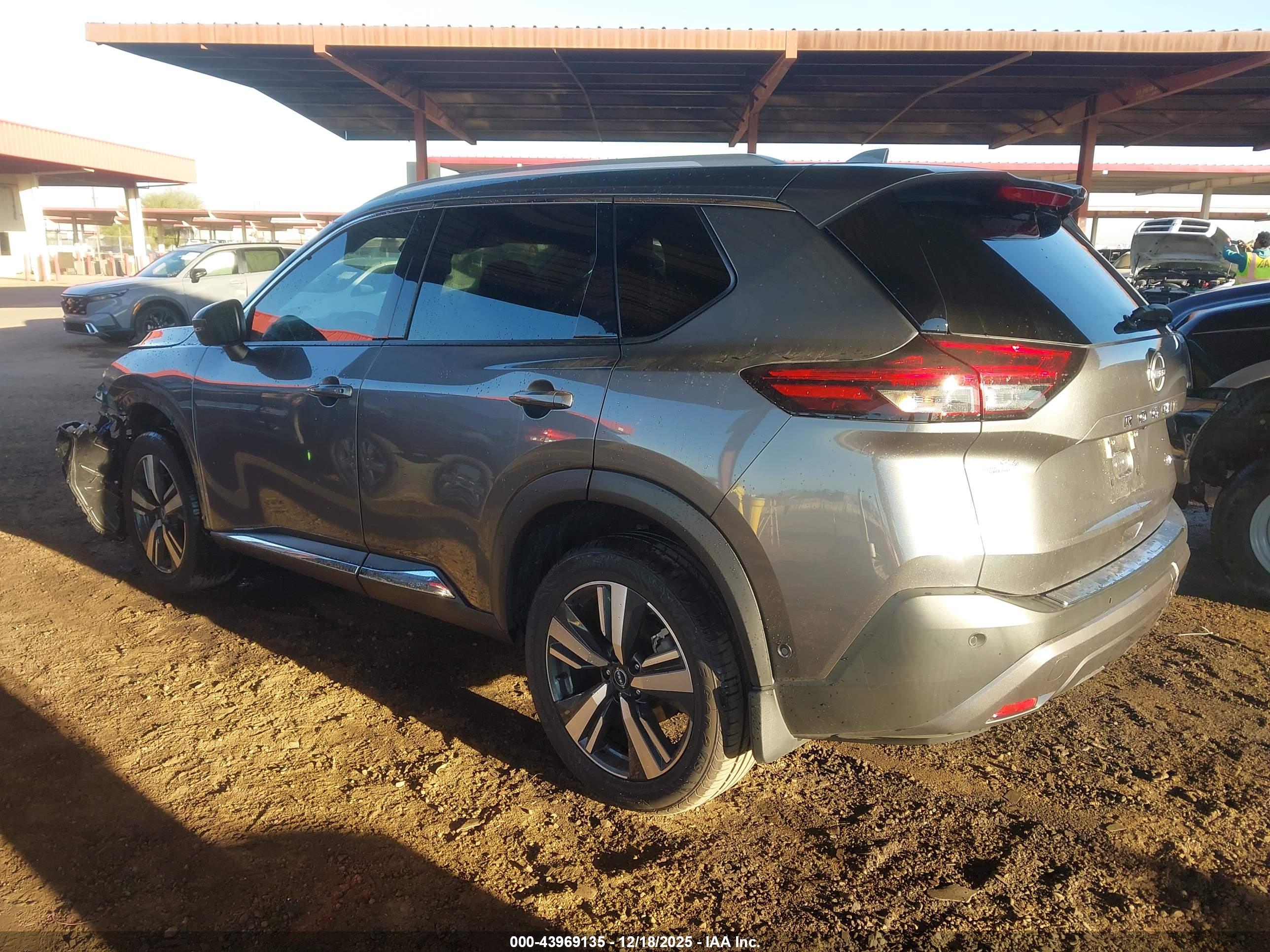 NISSAN ROGUE image 3
