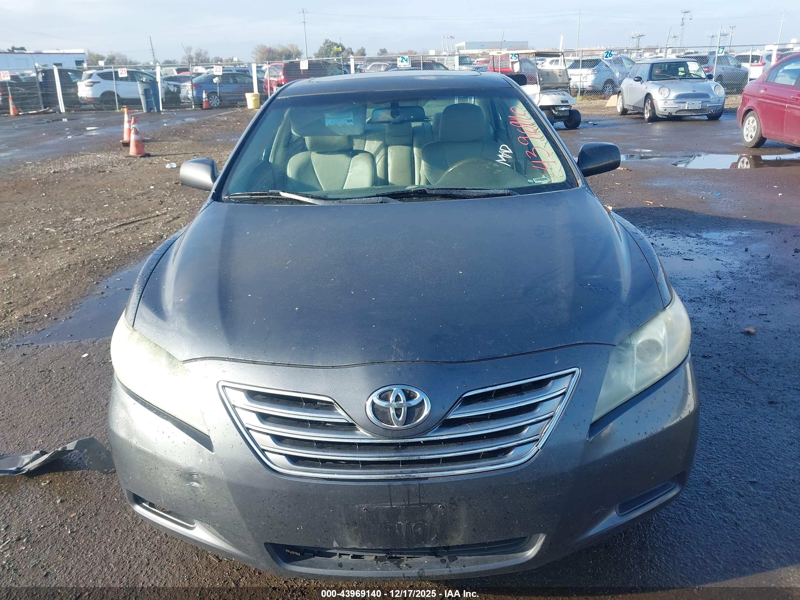 TOYOTA CAMRY image 6