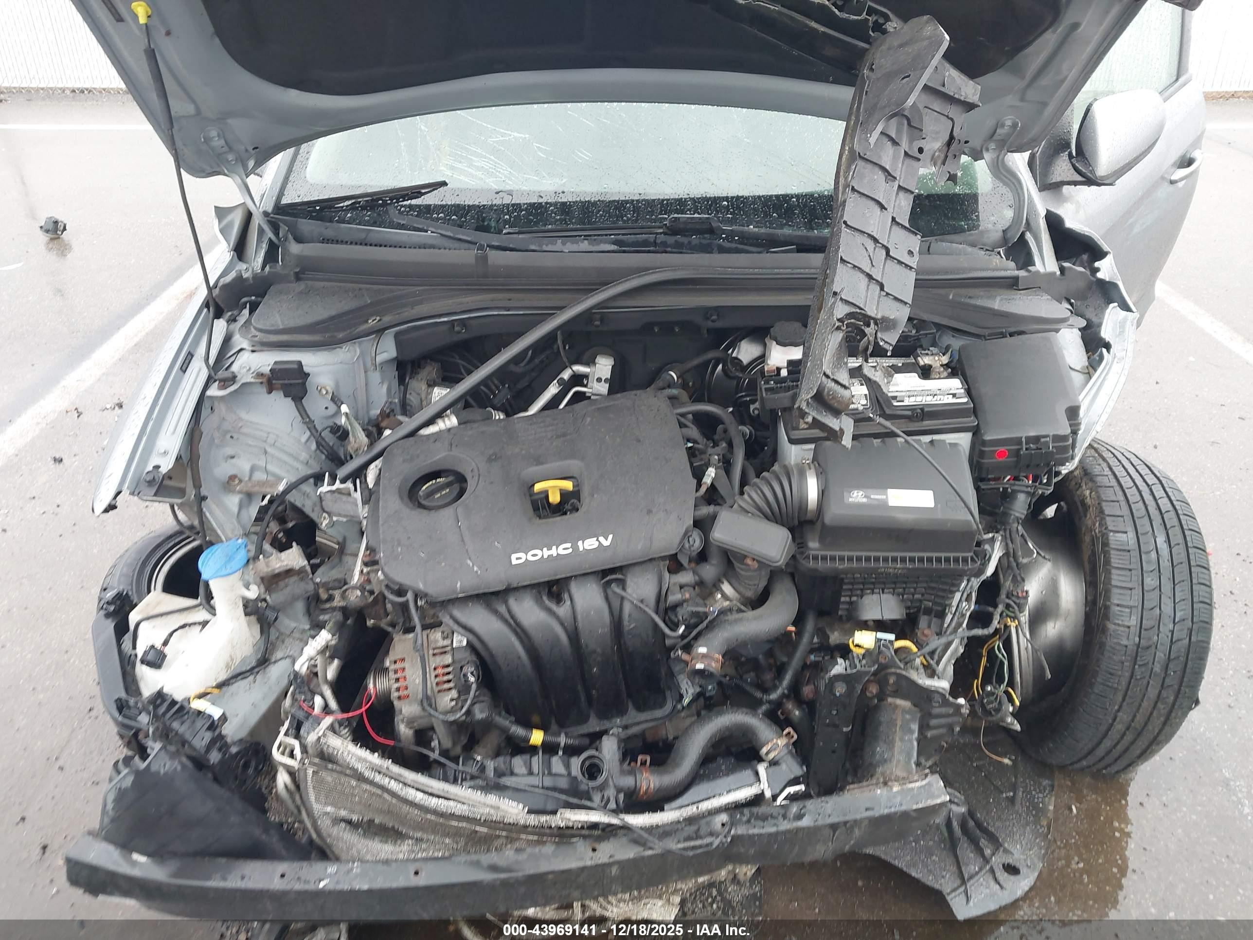 HYUNDAI ELANTRA image 10