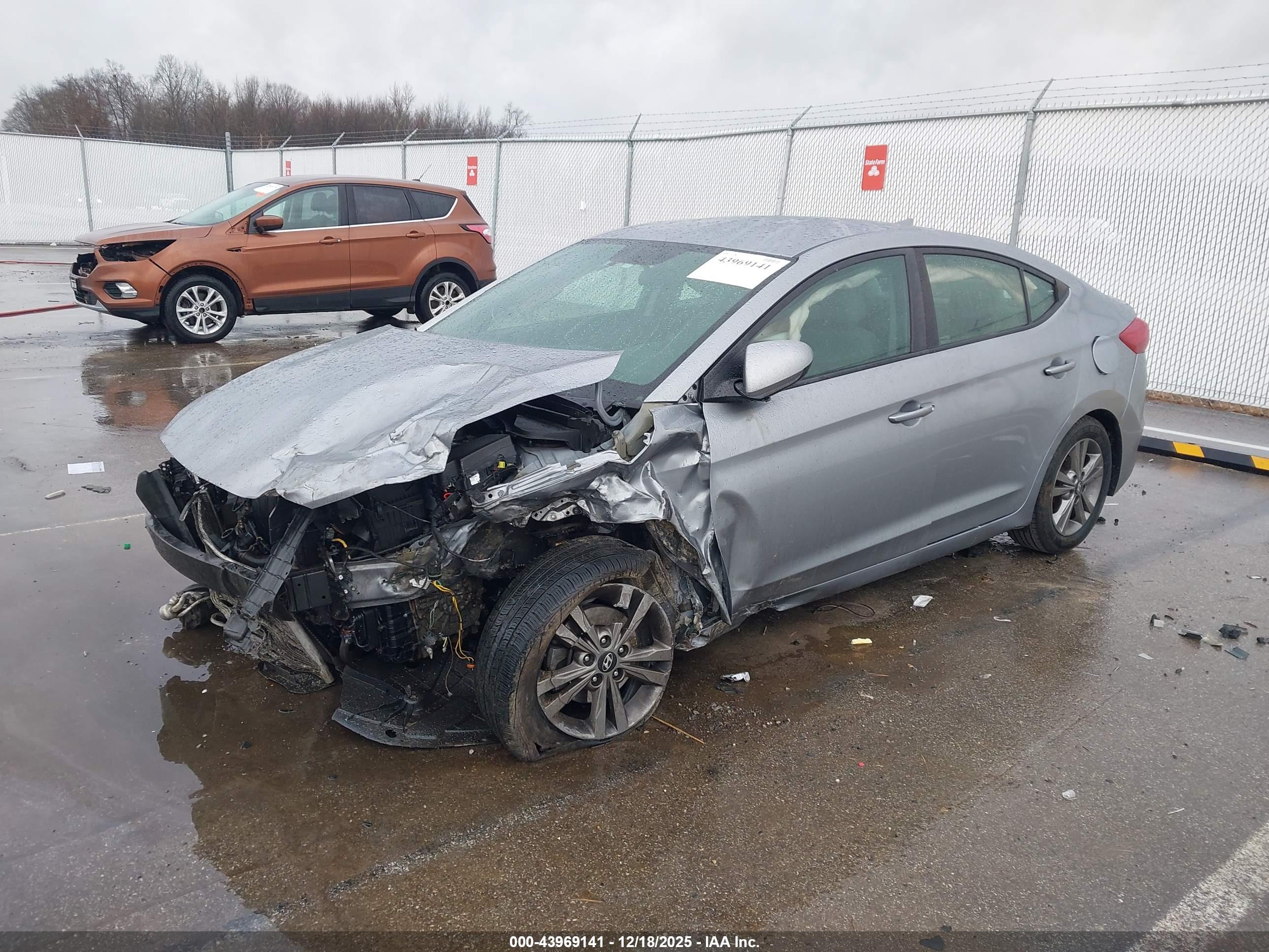 HYUNDAI ELANTRA image 2