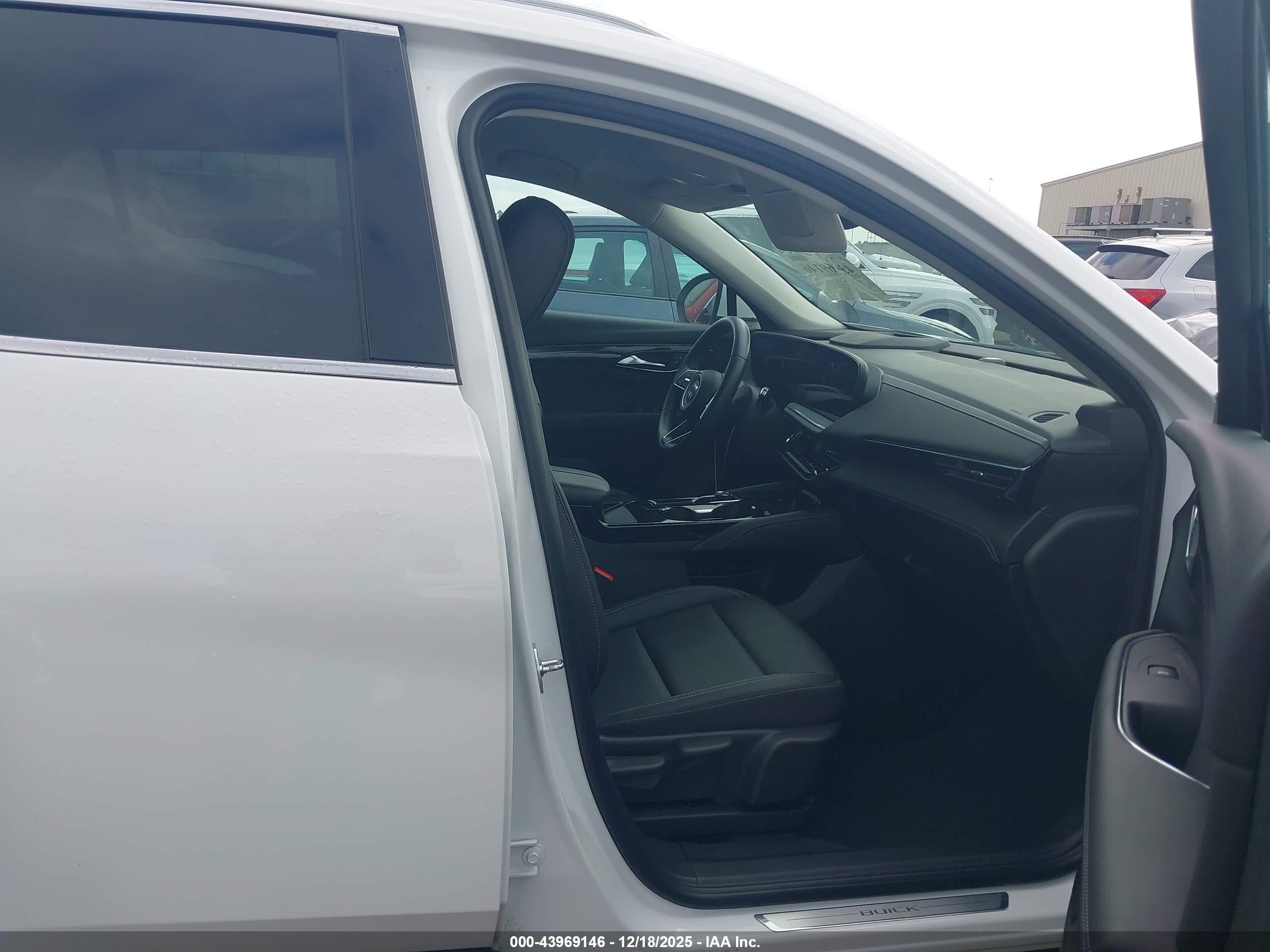 BUICK ENVISION image 5