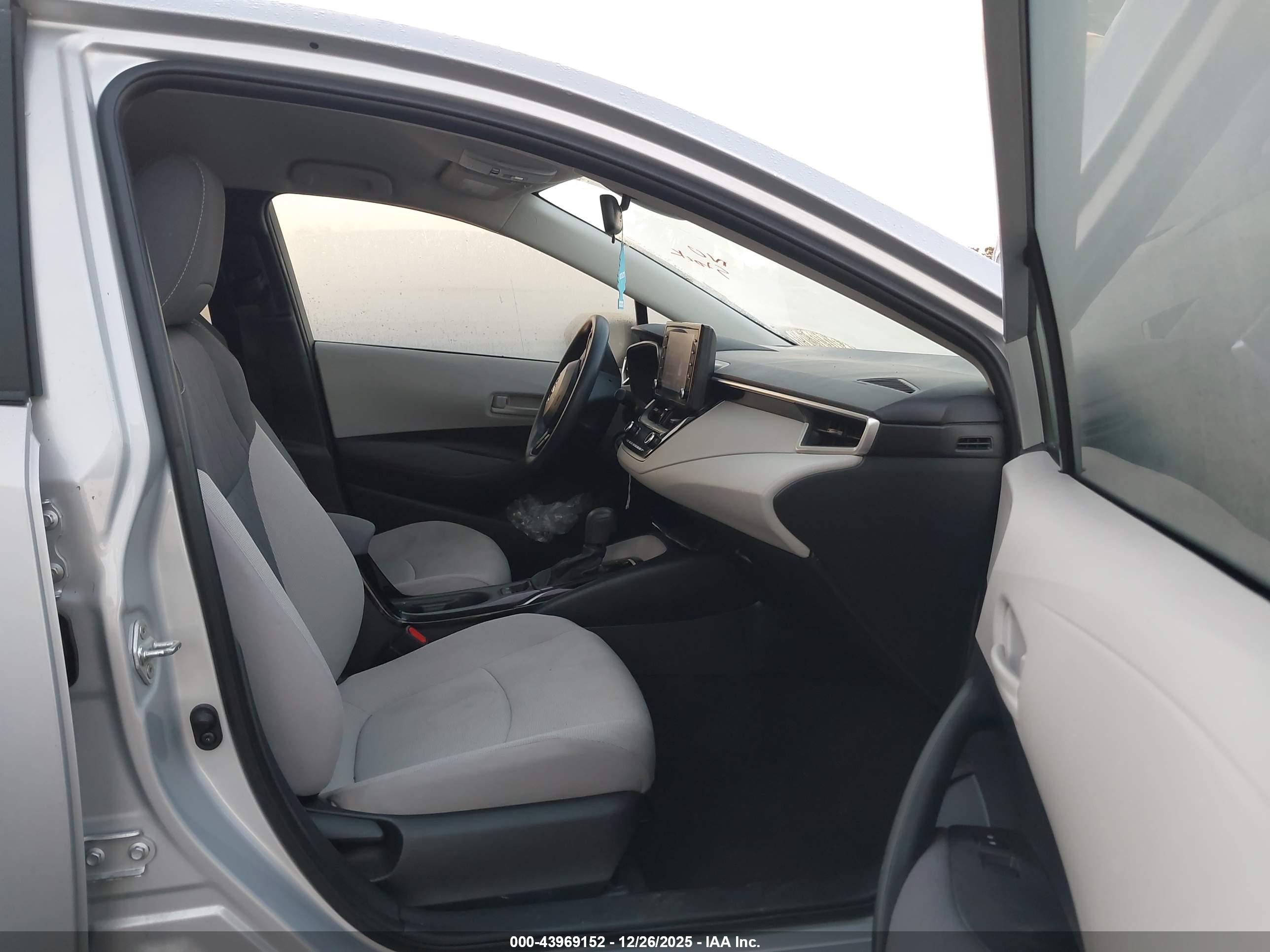 TOYOTA COROLLA image 5