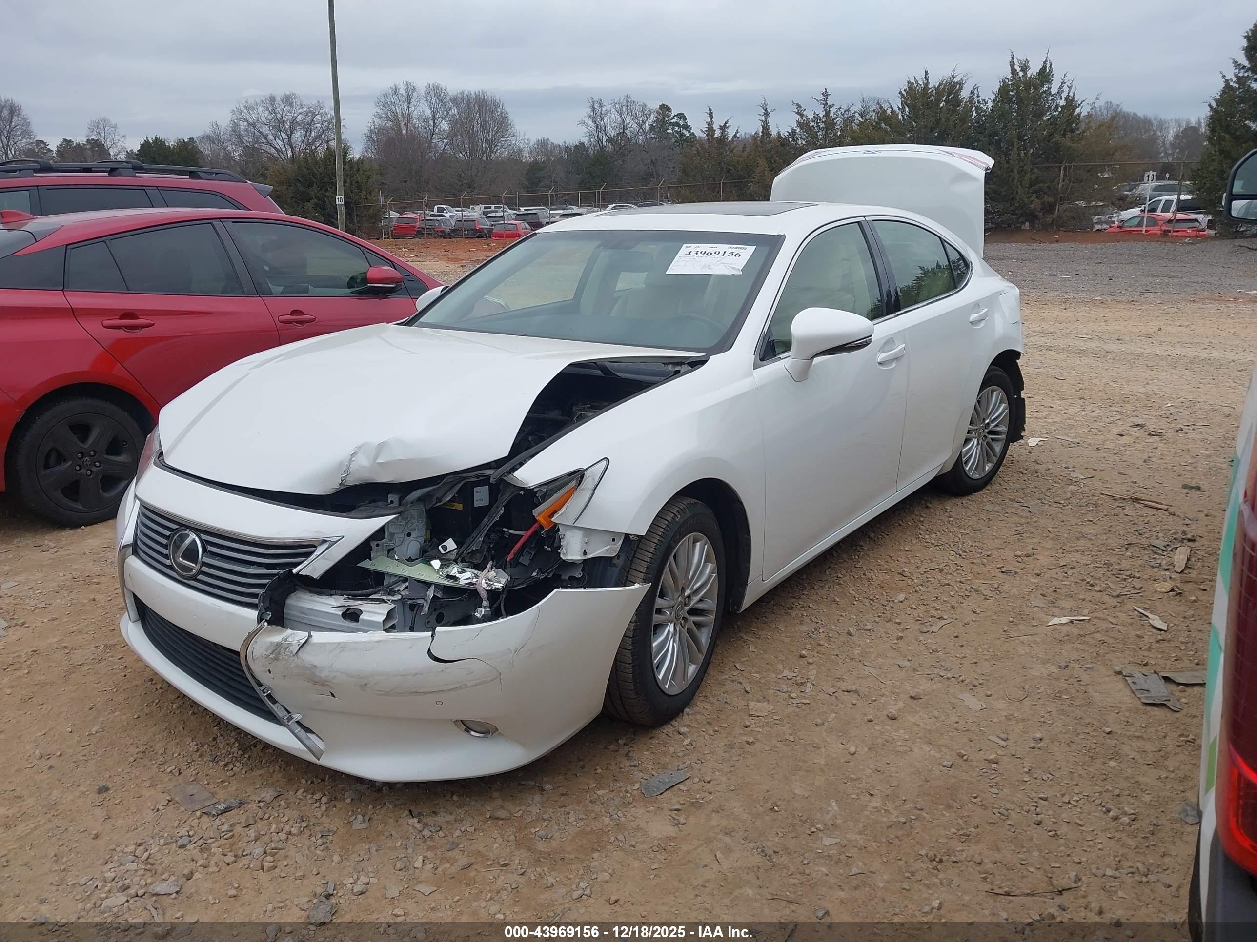LEXUS ES image 2