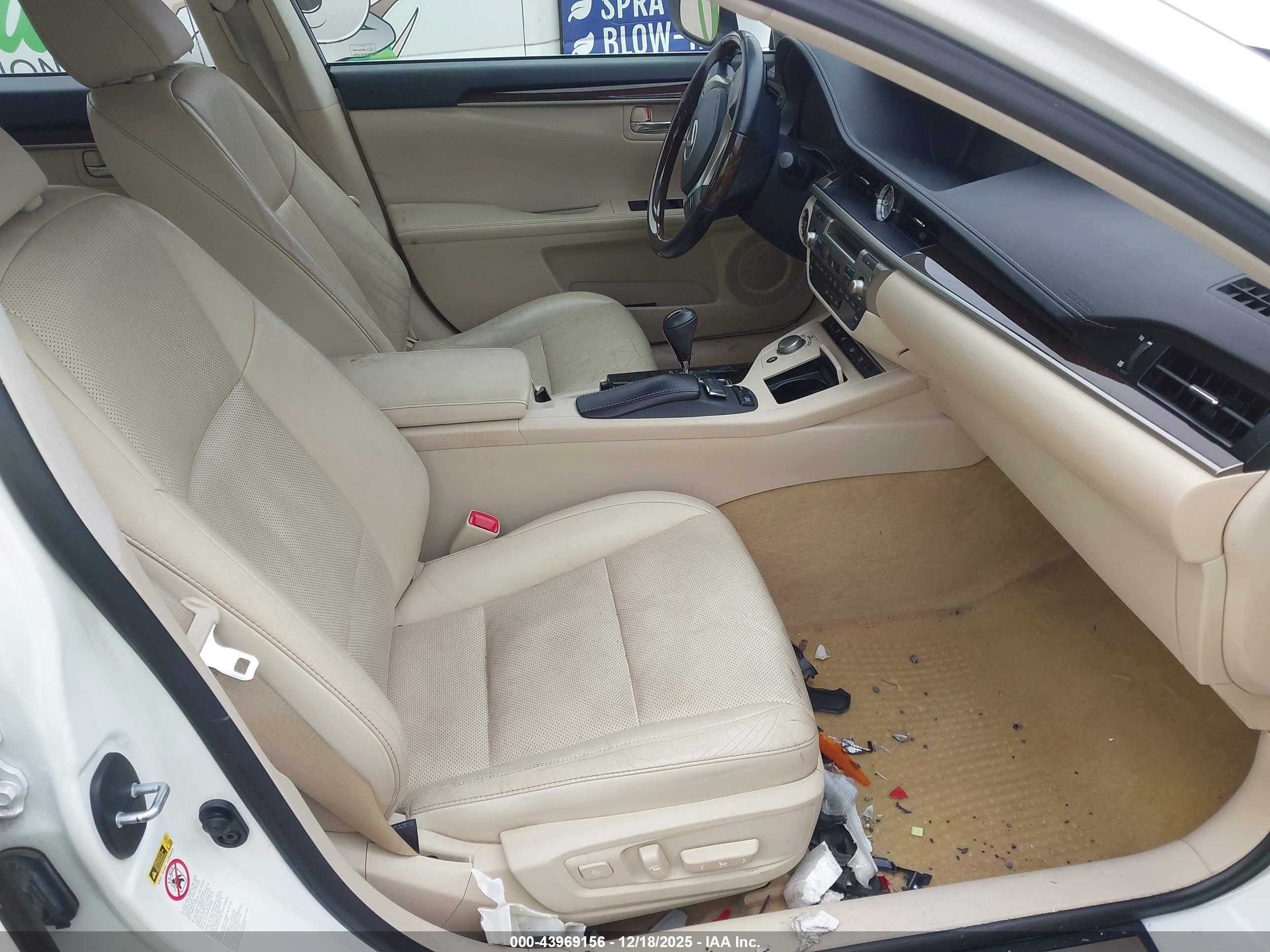 LEXUS ES image 5