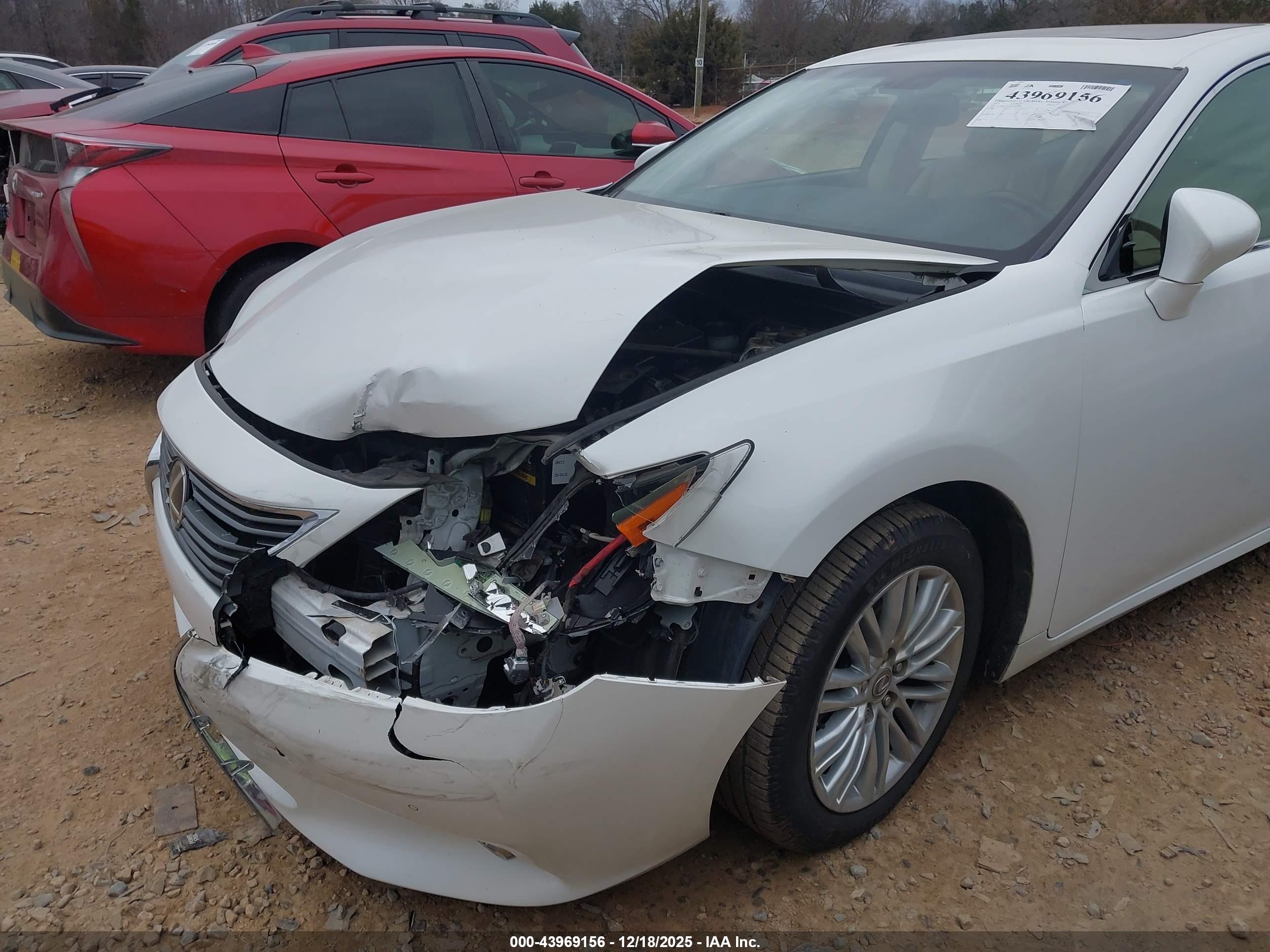 LEXUS ES image 6