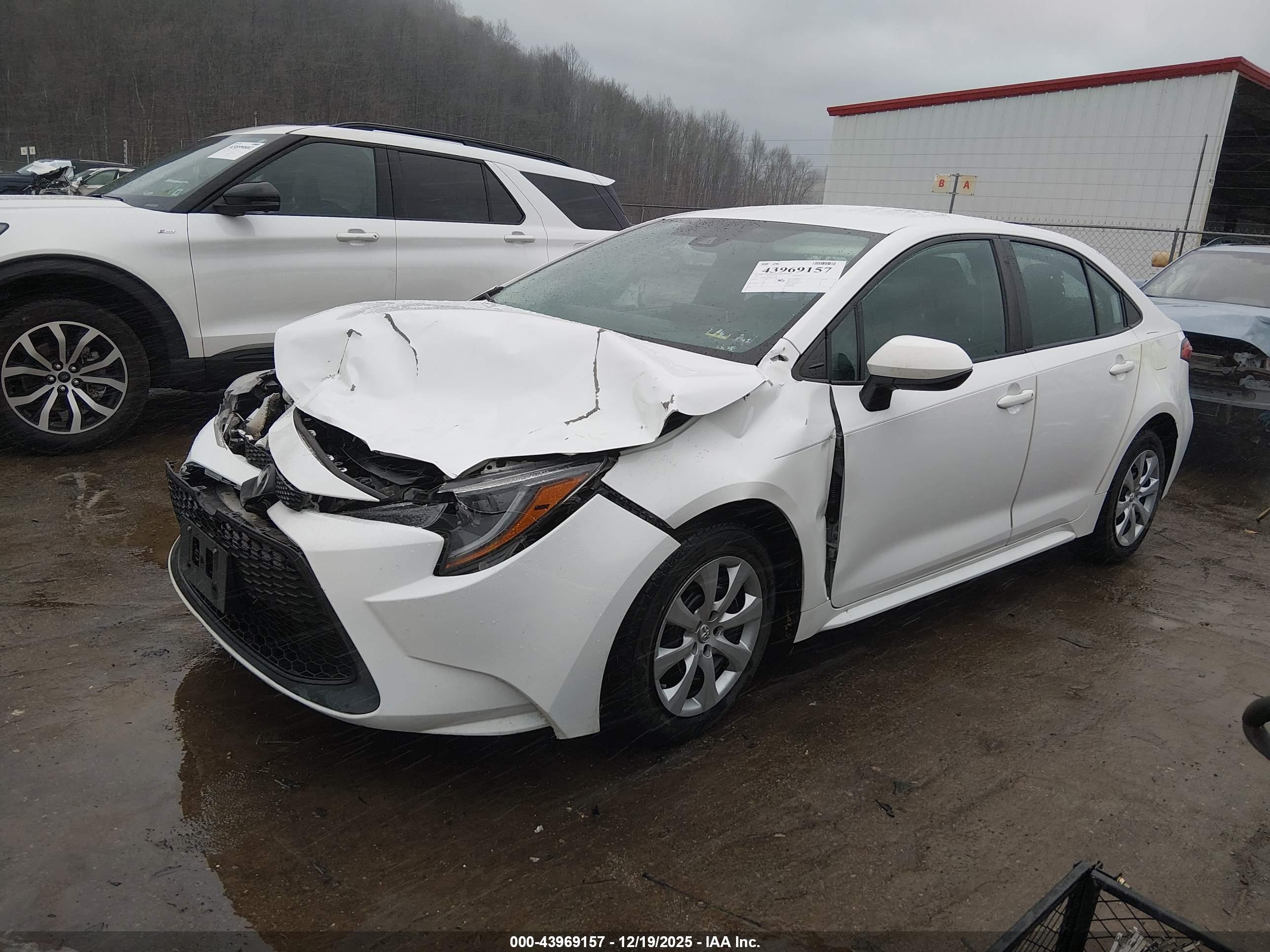 TOYOTA COROLLA image 2