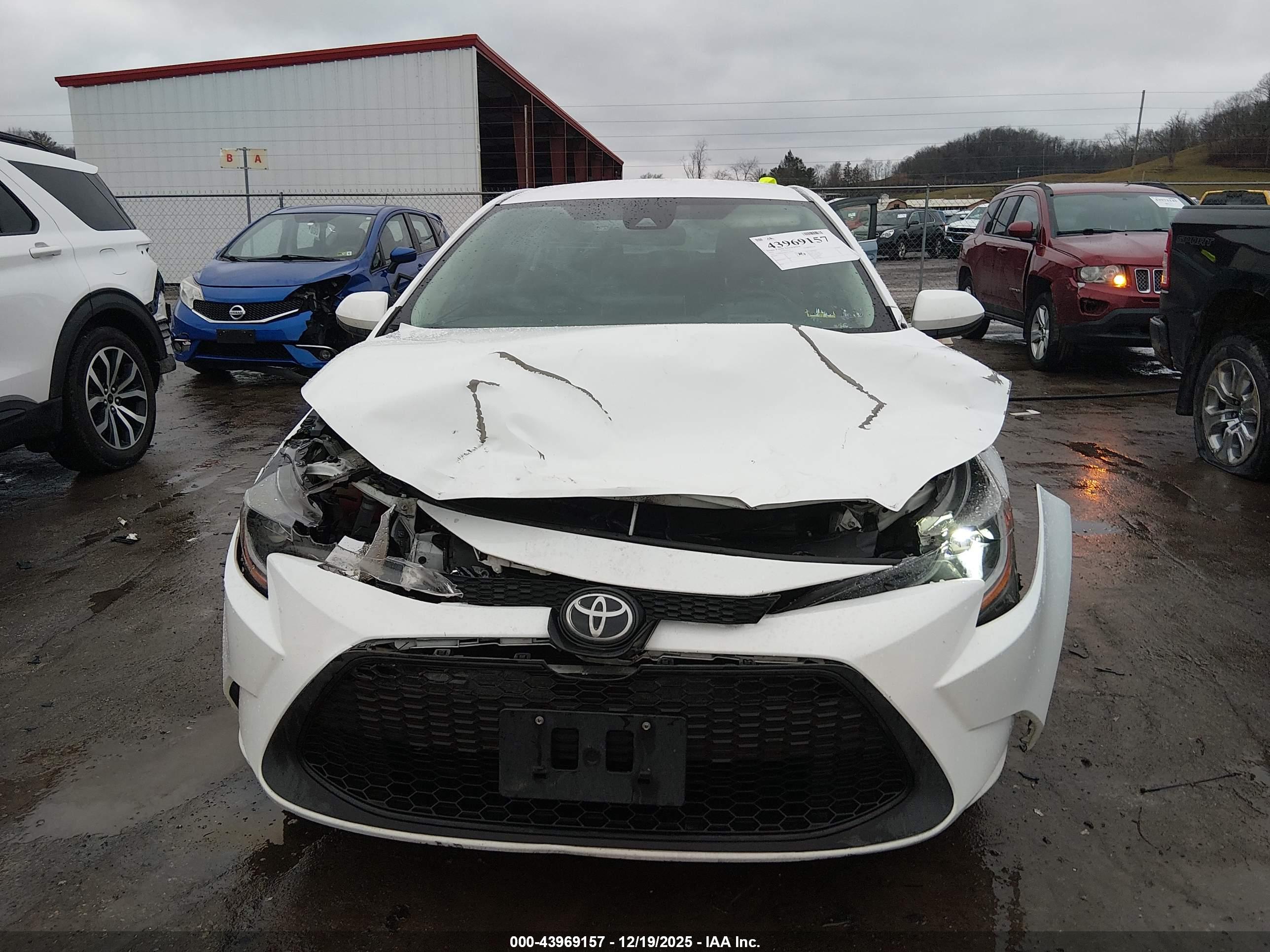 TOYOTA COROLLA image 6