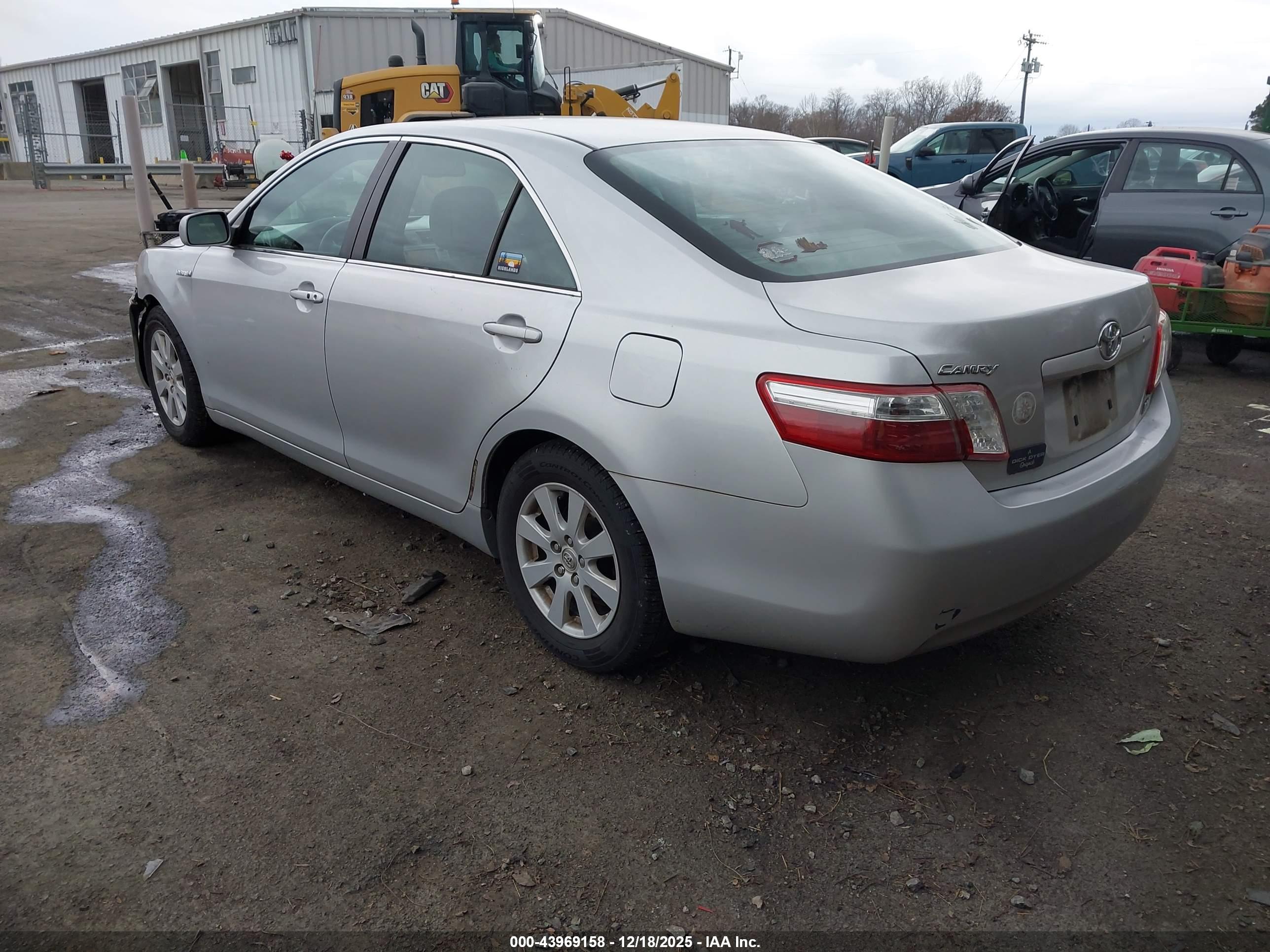 TOYOTA CAMRY image 3