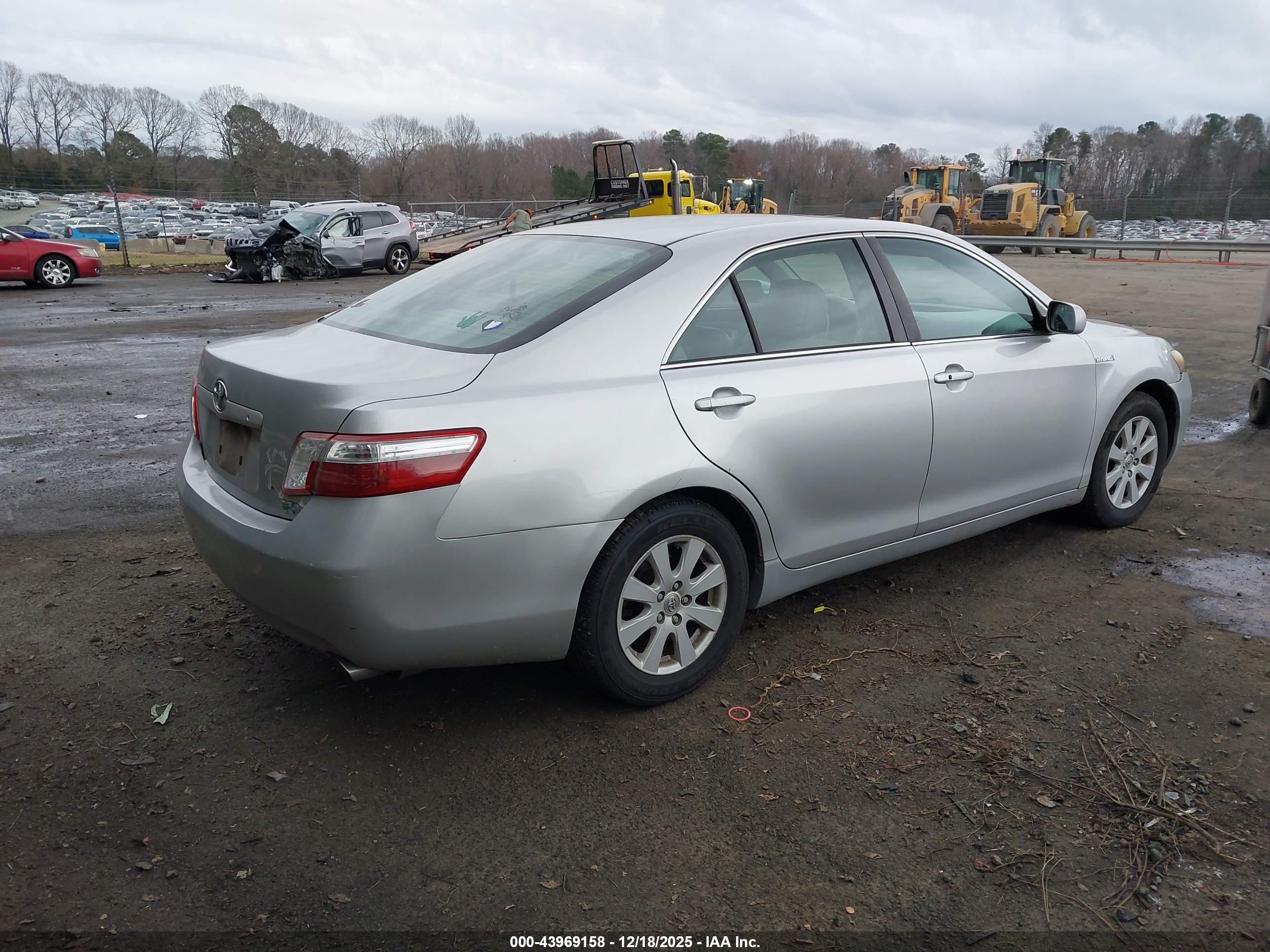 TOYOTA CAMRY image 4
