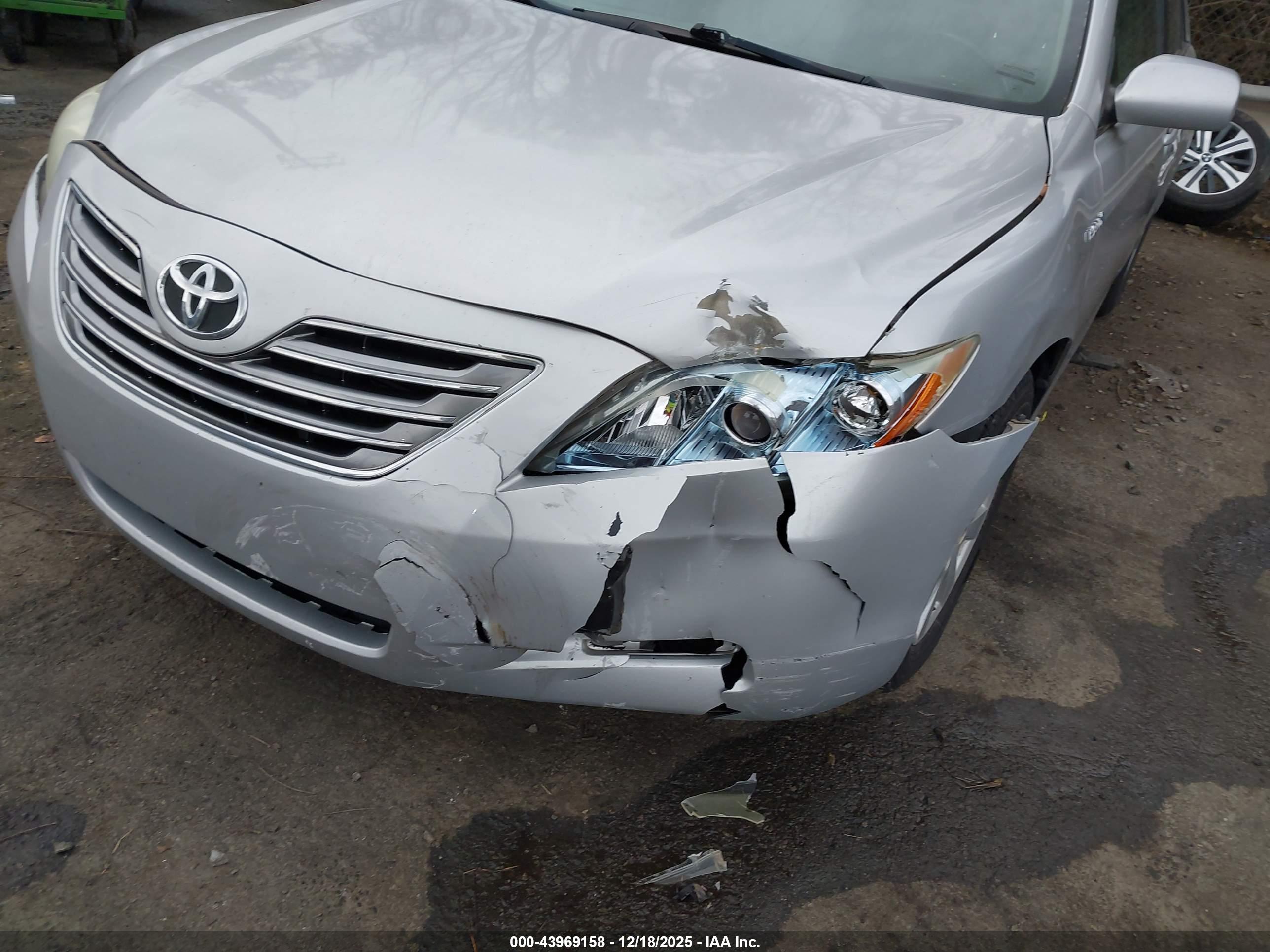 TOYOTA CAMRY image 6
