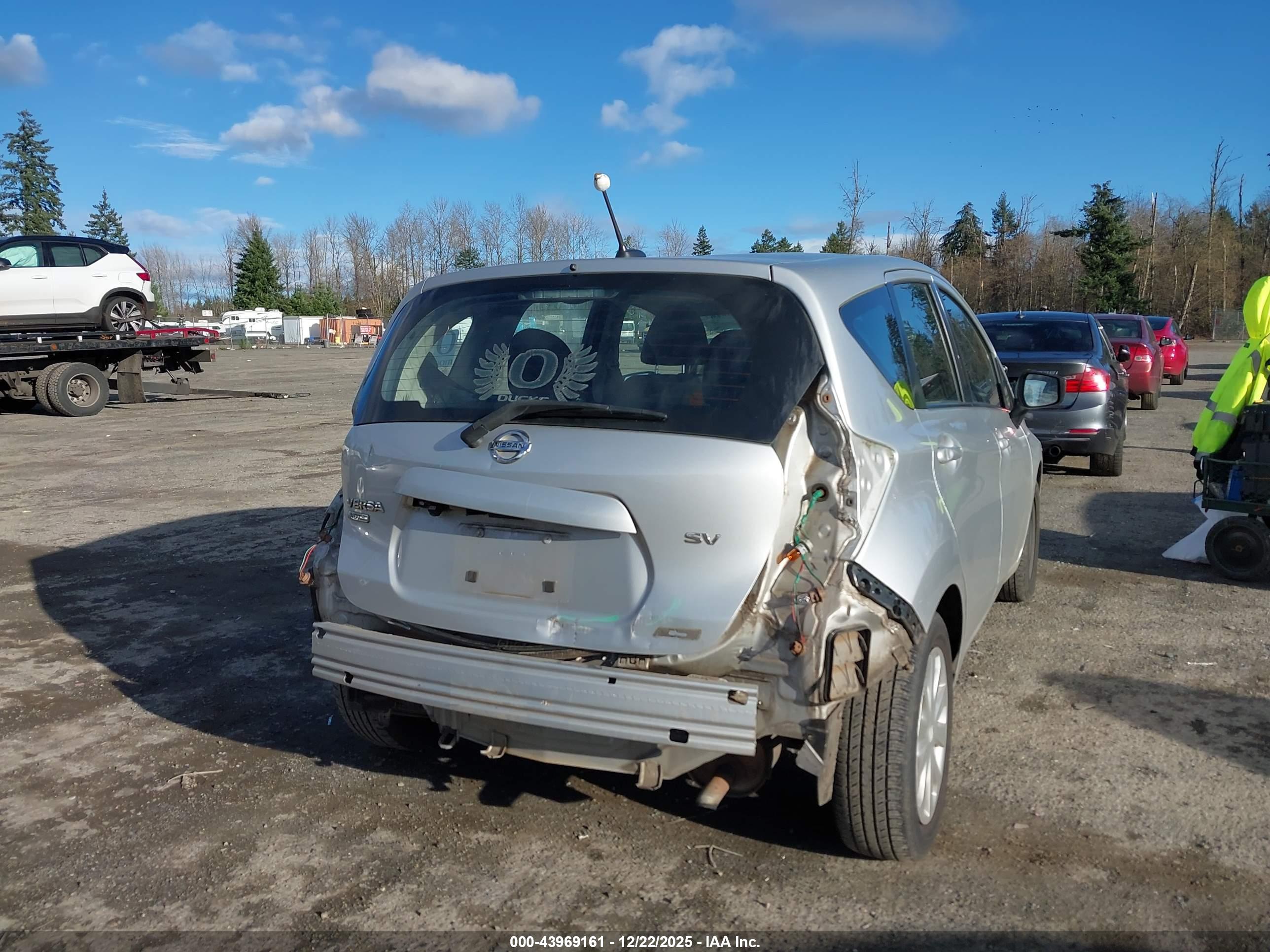 NISSAN VERSA image 6