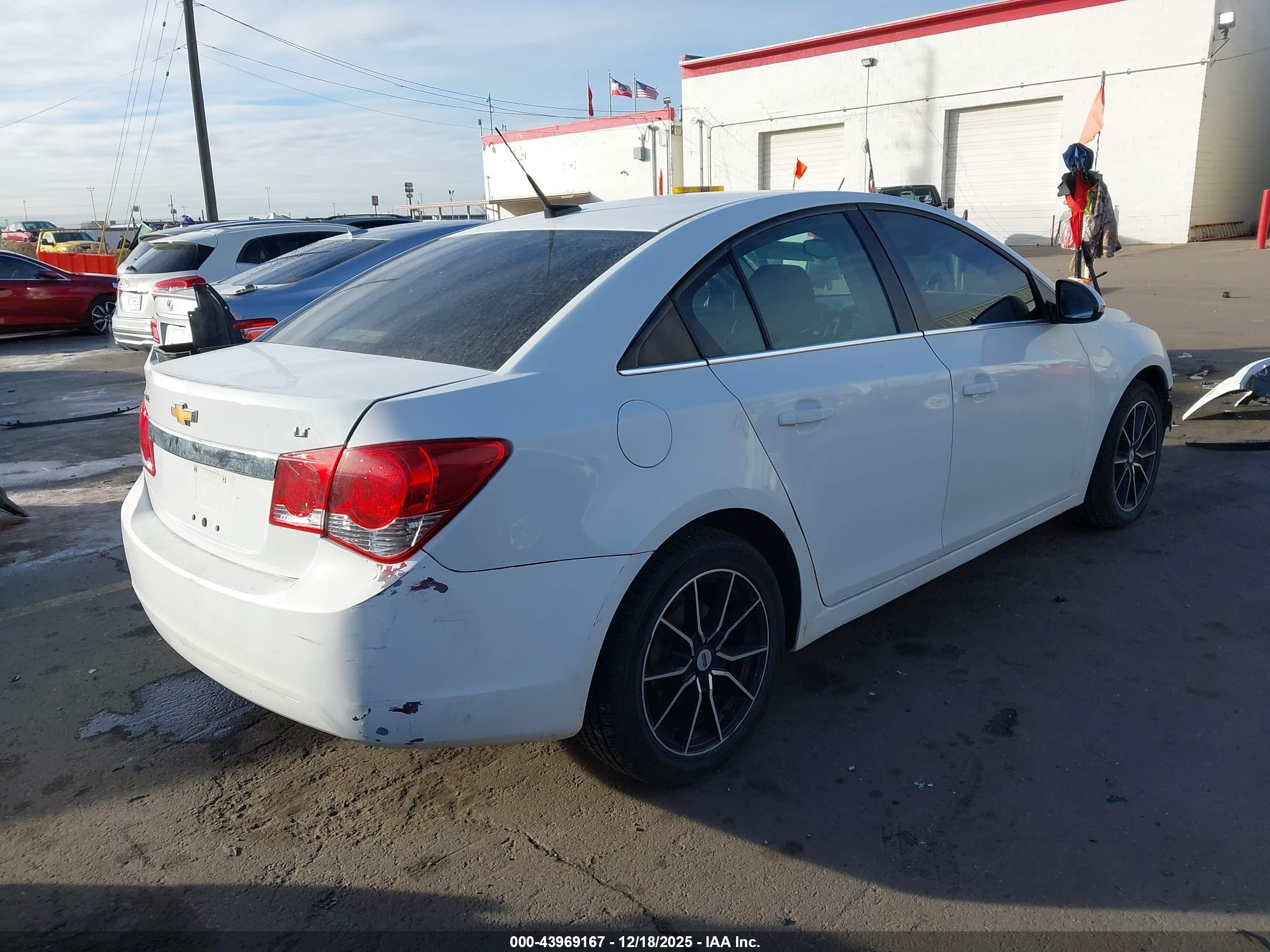 CHEVROLET CRUZE image 4