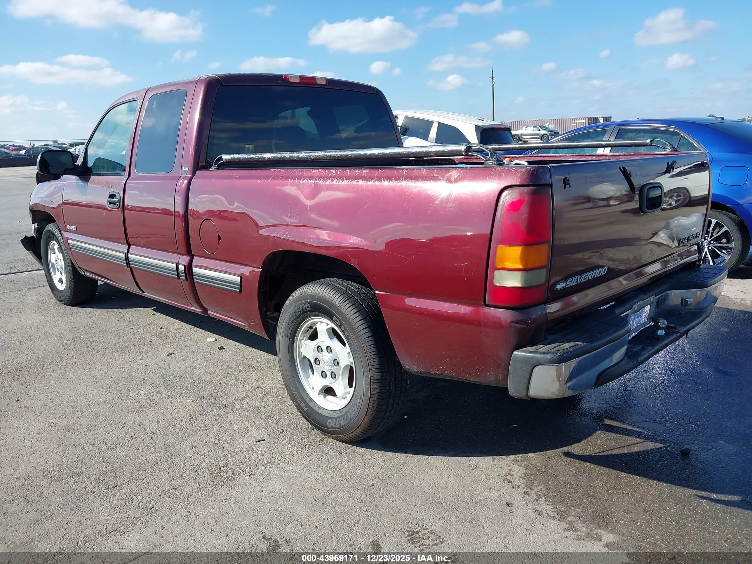 CHEVROLET SILVERADO image 3