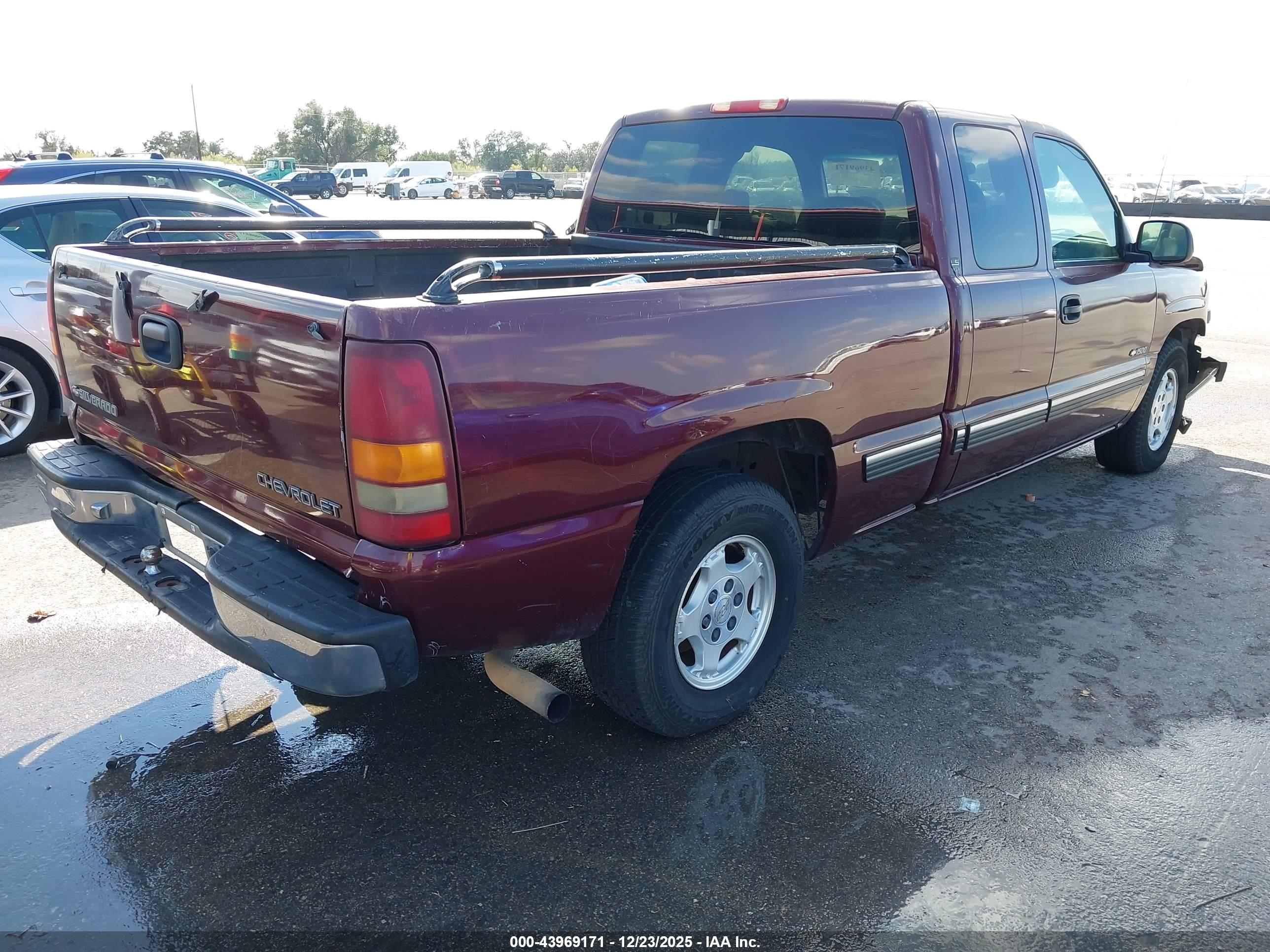 CHEVROLET SILVERADO image 4