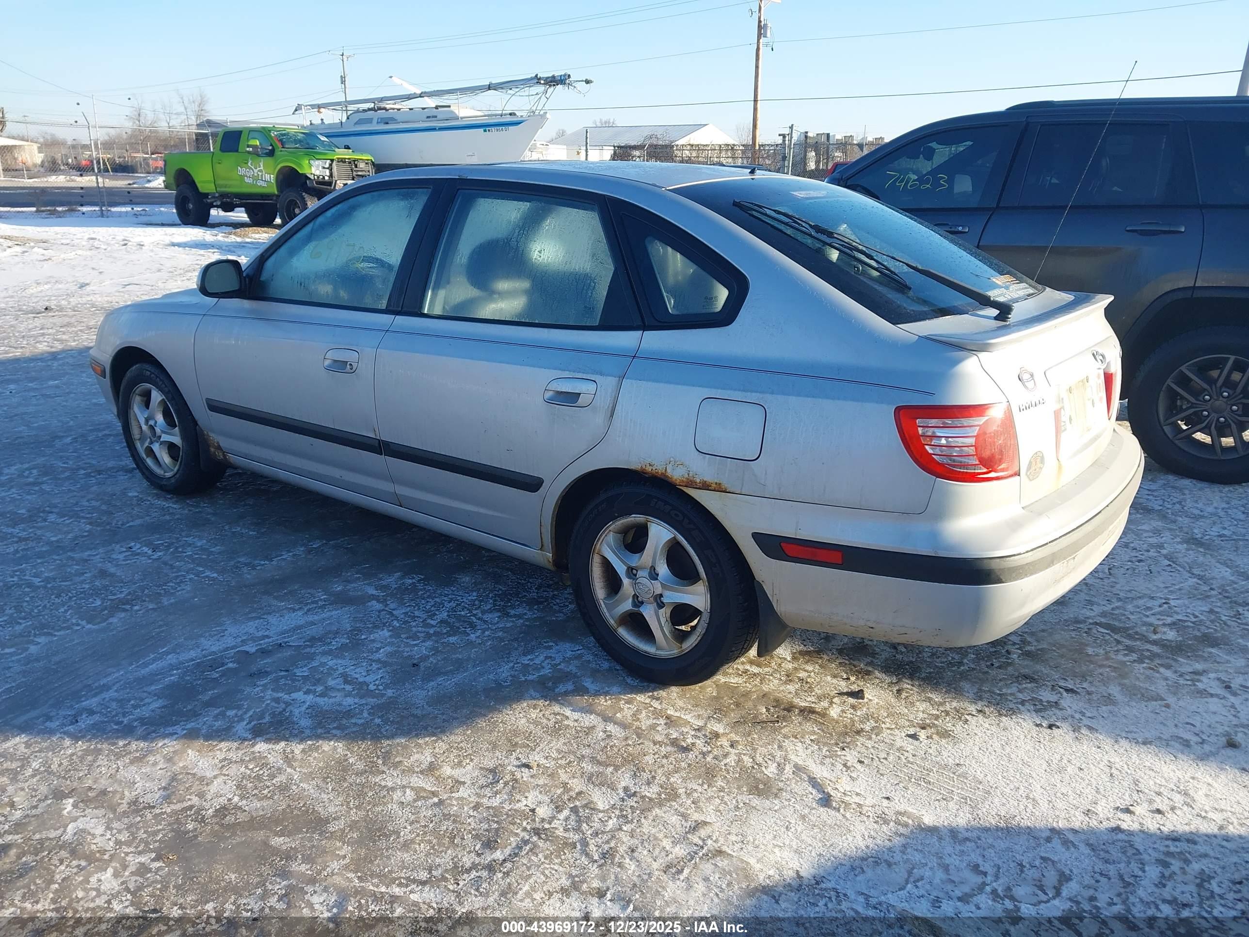 HYUNDAI ELANTRA image 3