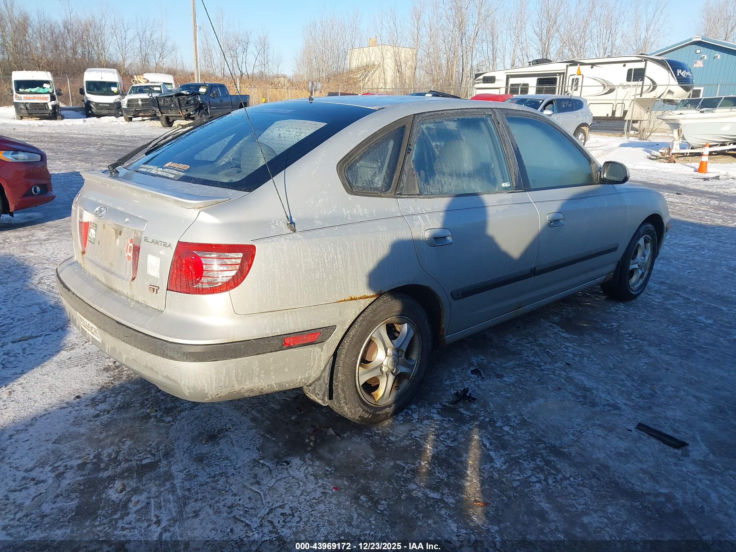 HYUNDAI ELANTRA image 4