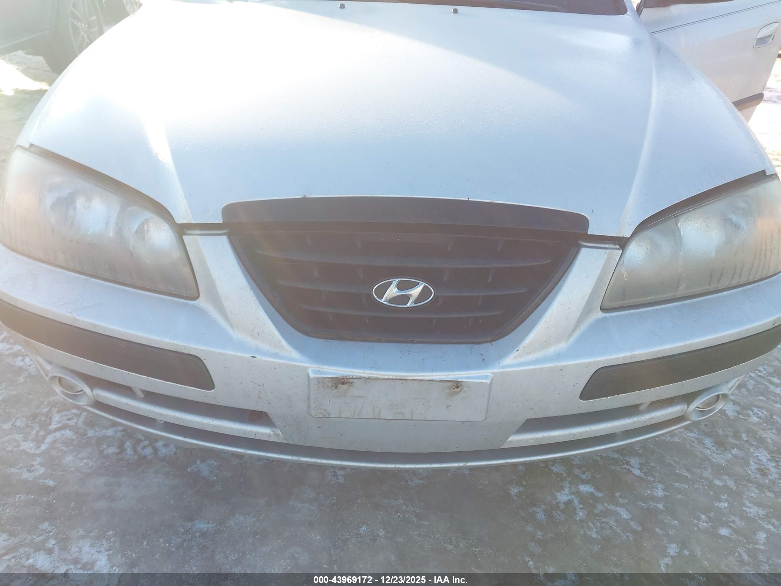 HYUNDAI ELANTRA image 6