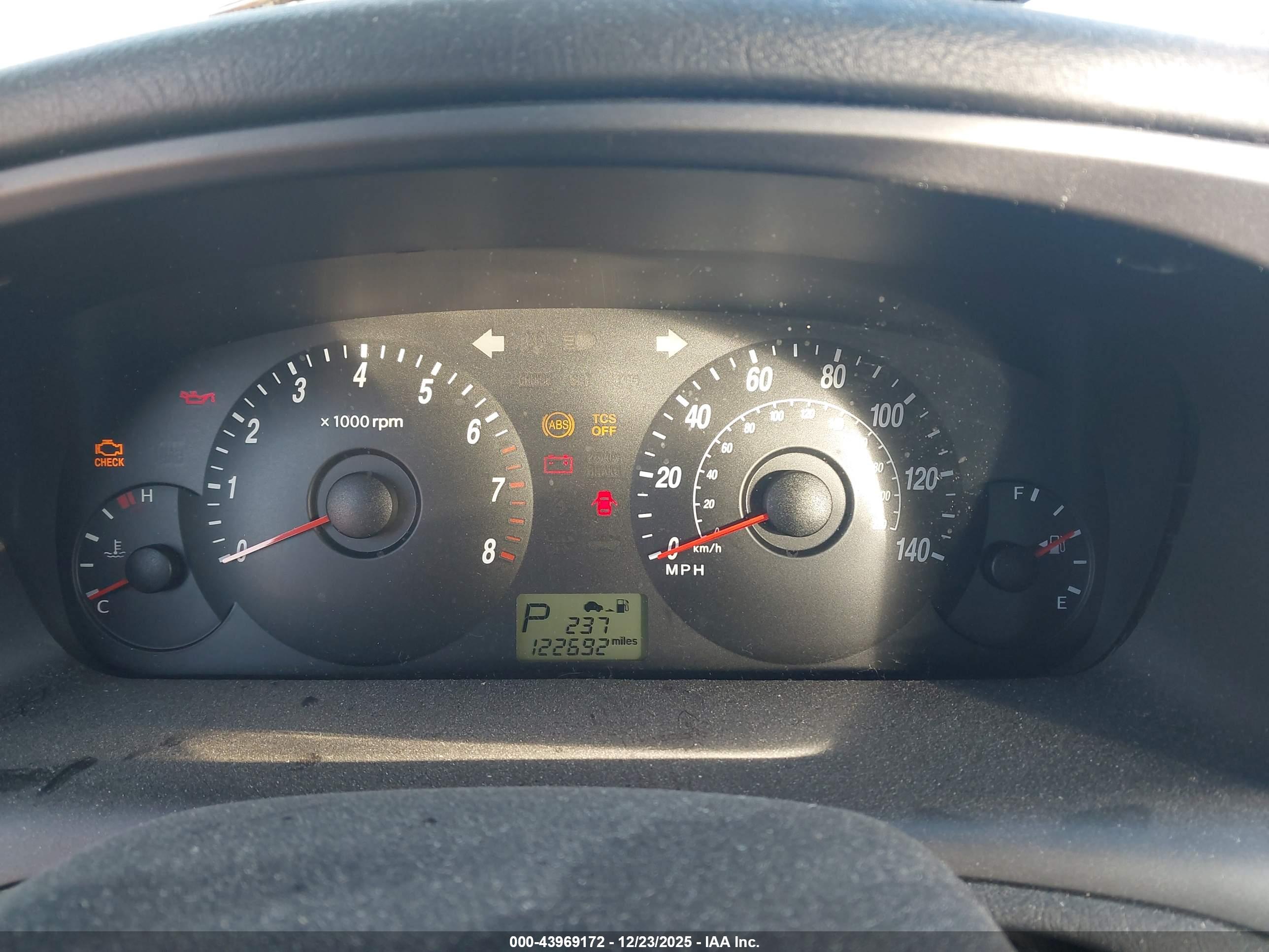 HYUNDAI ELANTRA image 7
