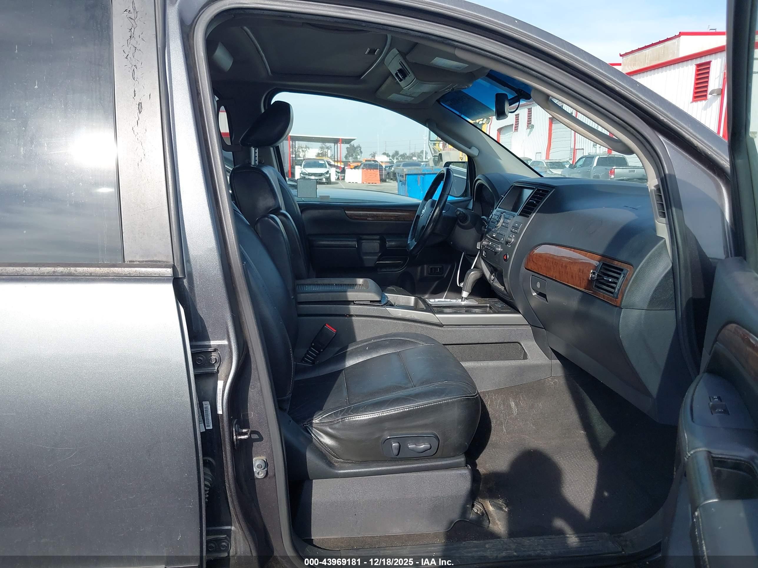 NISSAN ARMADA image 5
