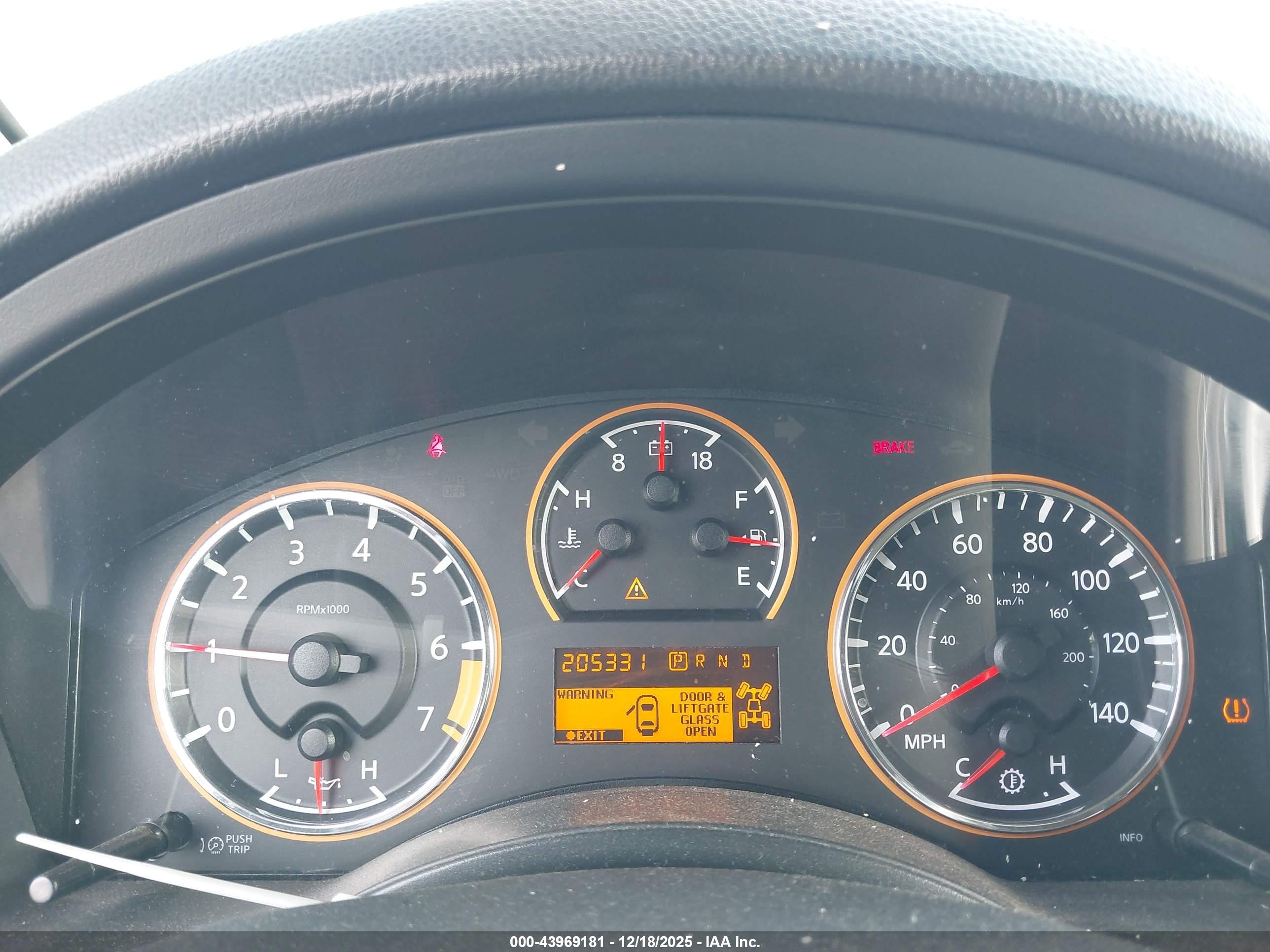 NISSAN ARMADA image 7