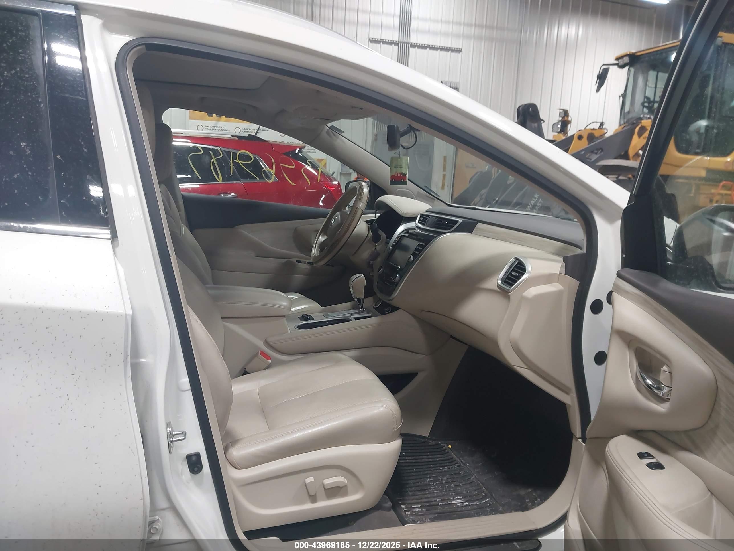 NISSAN MURANO image 5