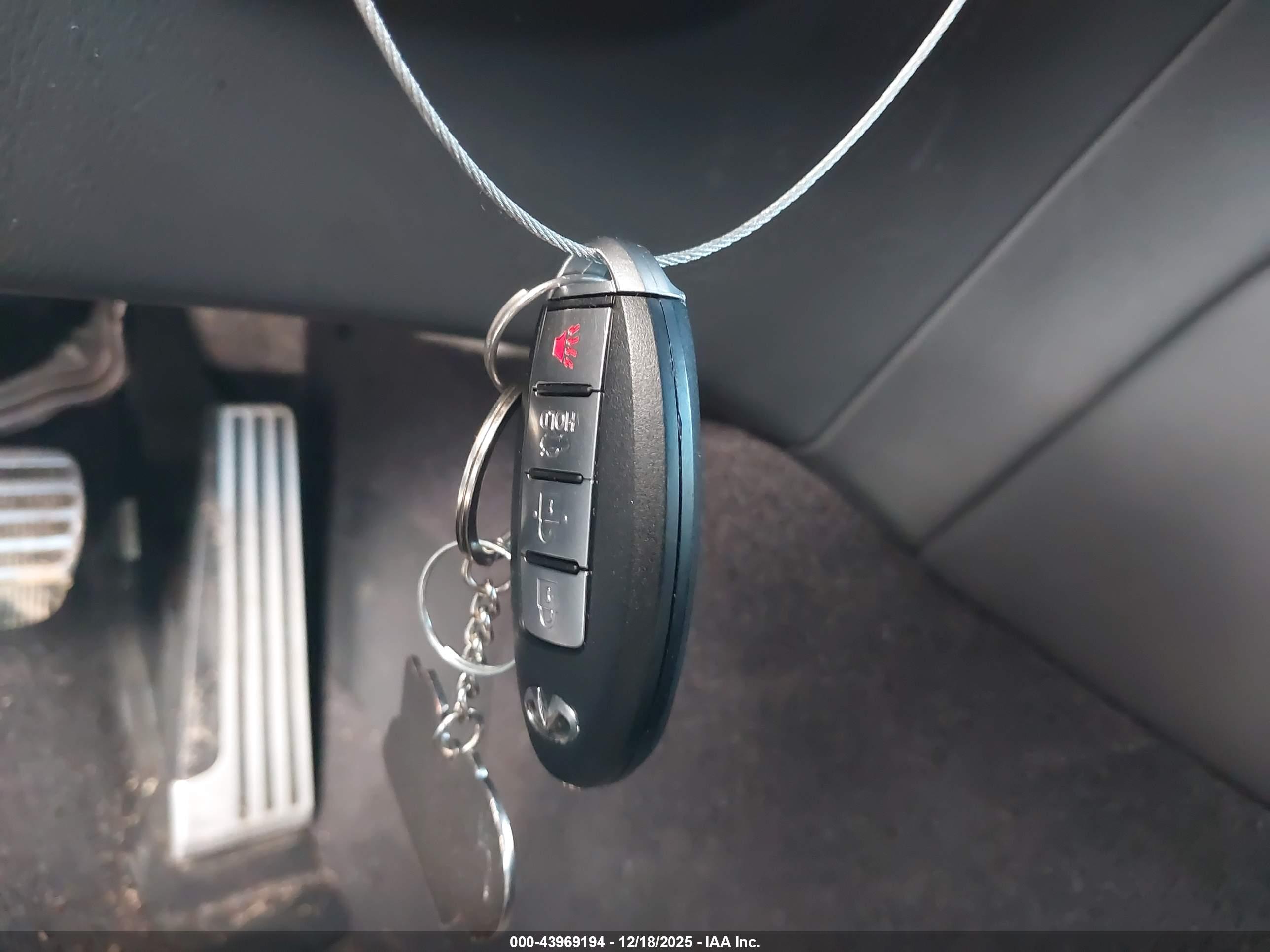 INFINITI Q70 image 11